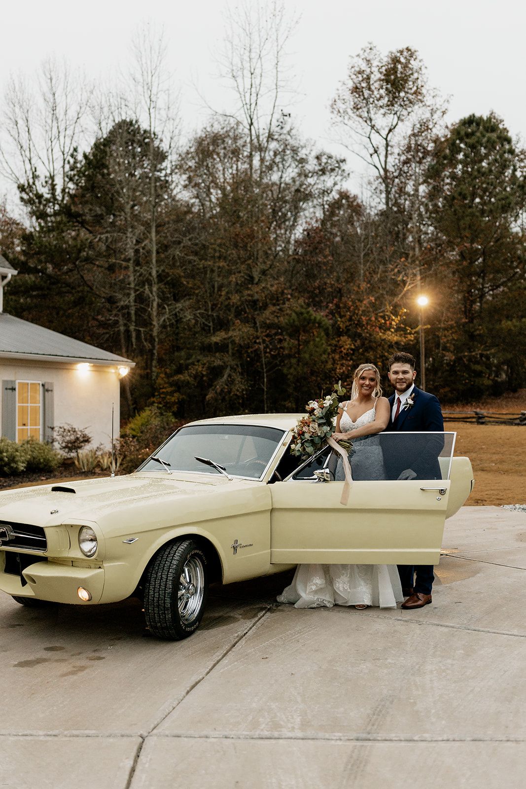 White Fox Cottage Venue Planning: Cost & Tips — wedding photography by Hevesi Journal