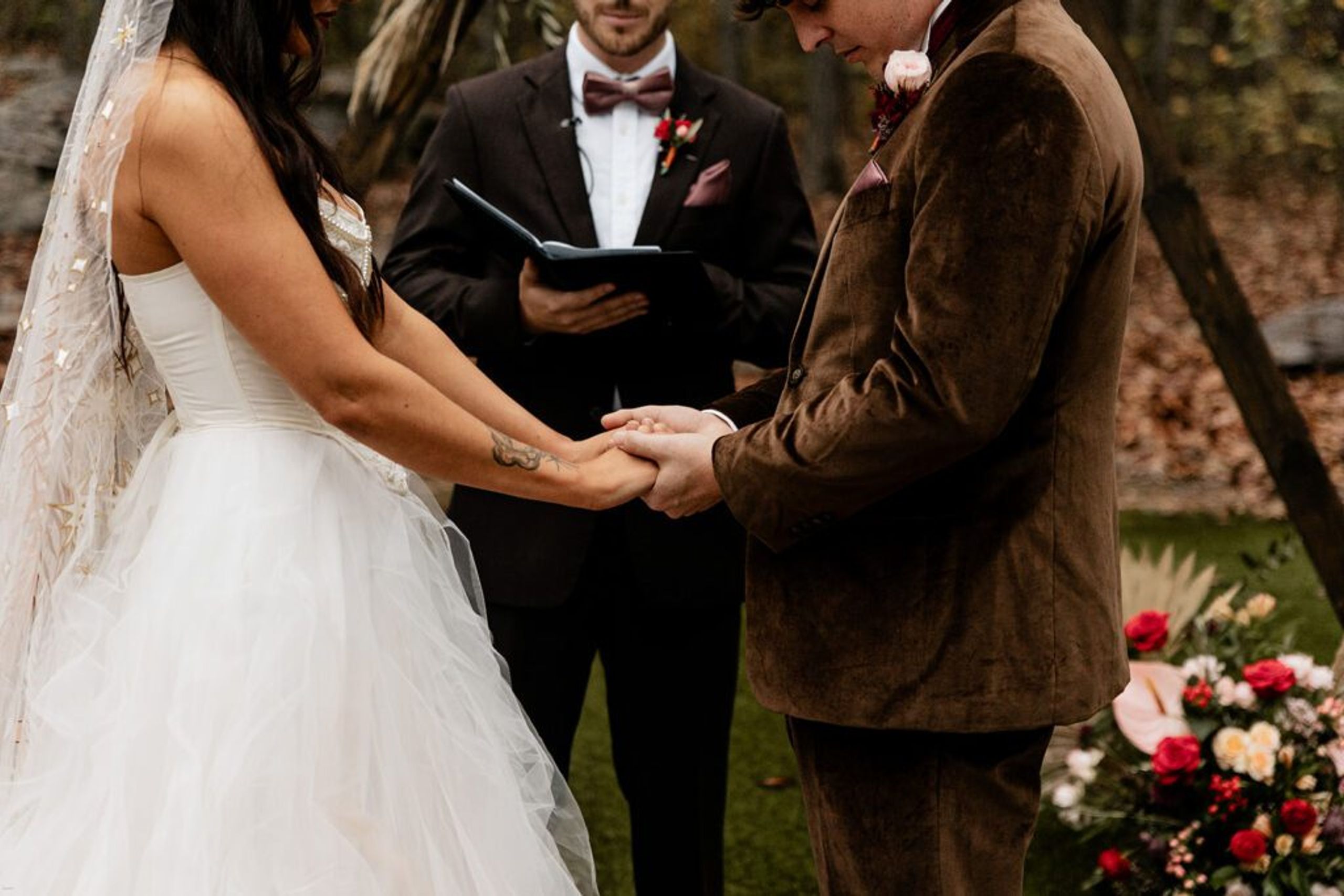Planning a Wedding at Saddle Woods Farm: The Ultimate Guide — wedding photography by Hevesi Journal