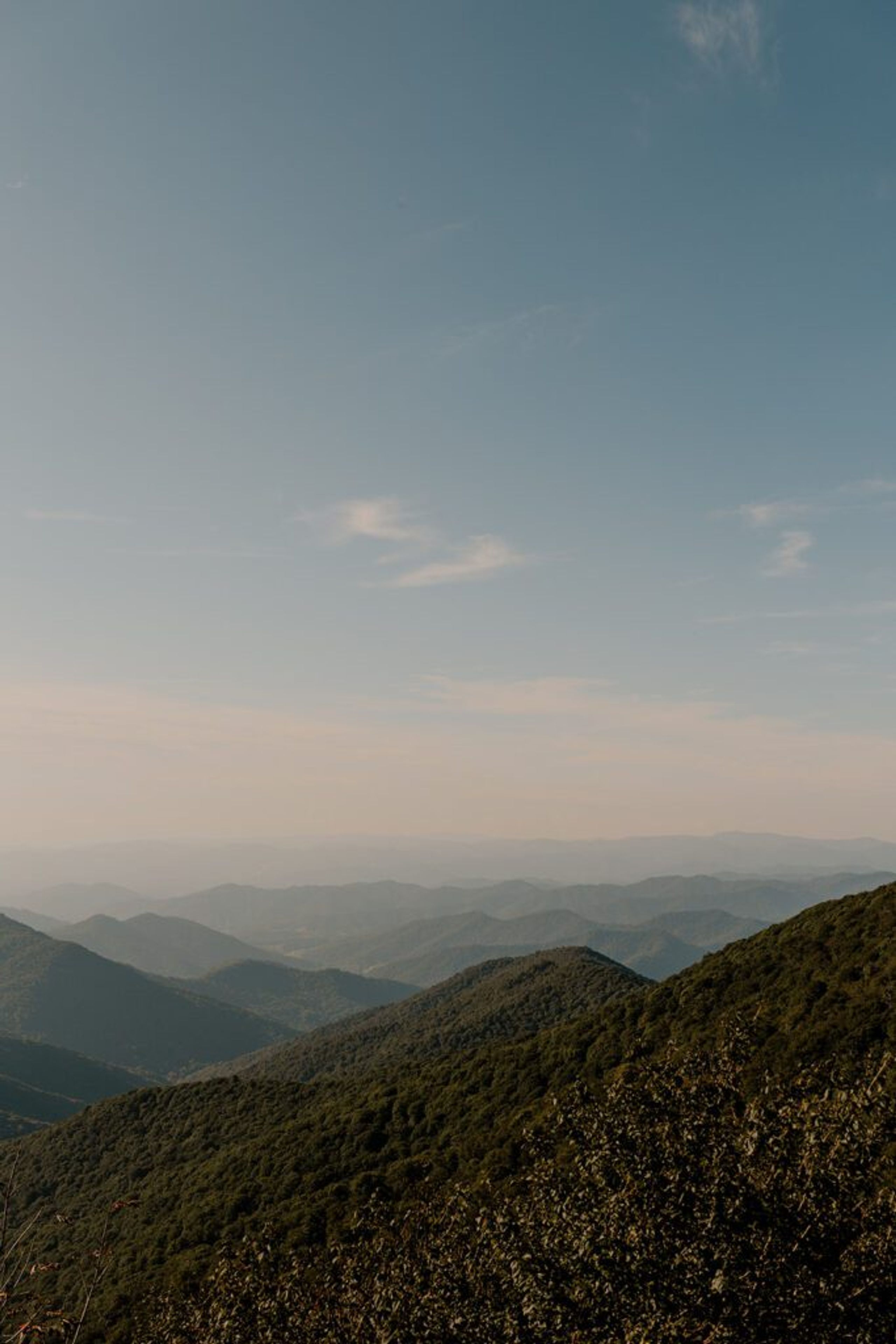 Breathtaking mountain views along the Blue Ridge Parkway during a Craggy Gardens engagement session.