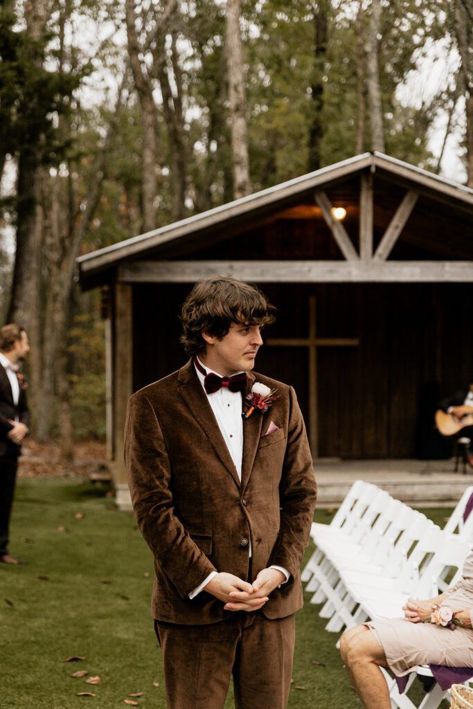 Planning a Wedding at Saddle Woods Farm: The Ultimate Guide — wedding photography by Hevesi Journal
