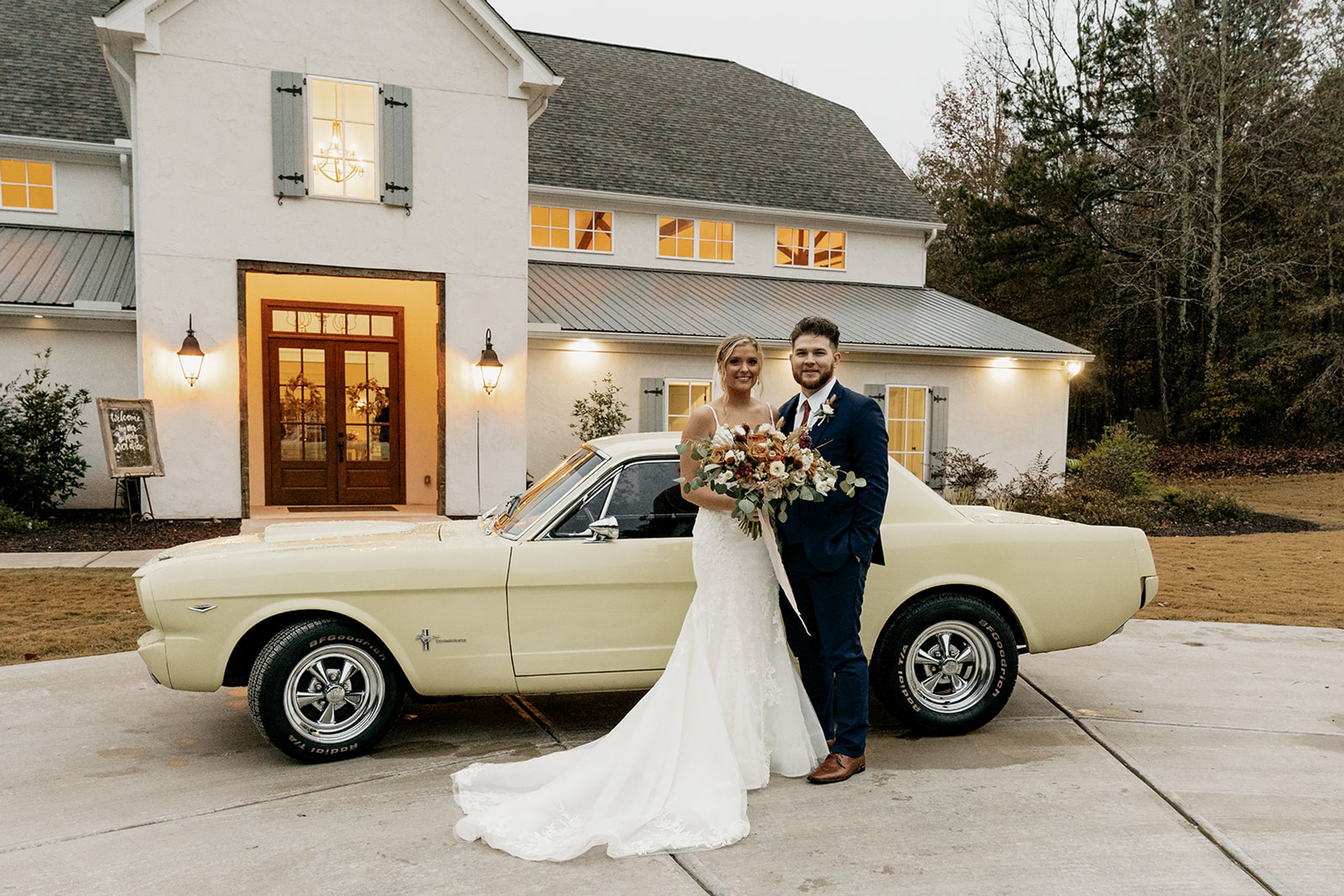 White Fox Cottage Venue Planning: Cost & Tips — wedding photography by Hevesi Journal