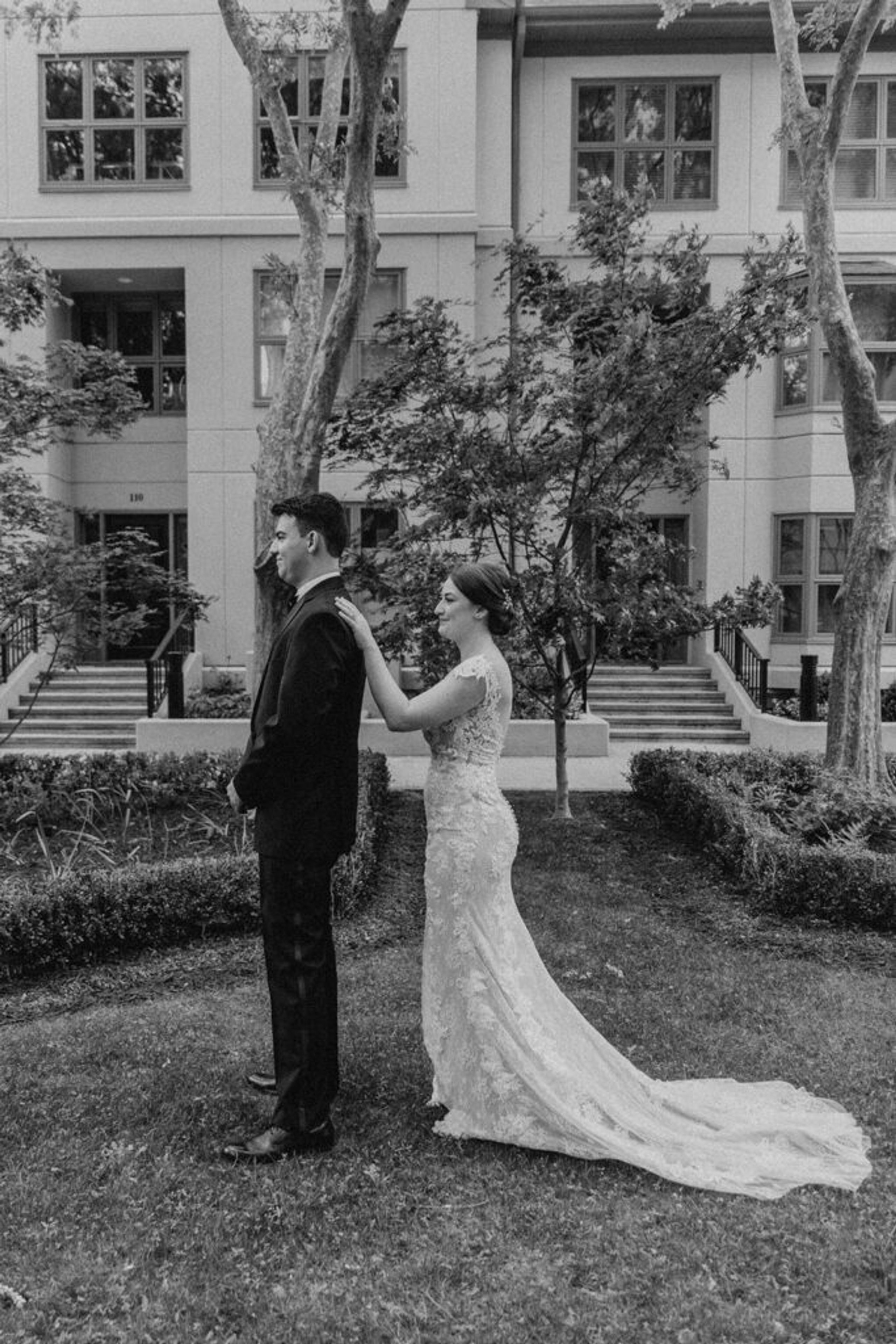Inside a Fernbank Museum Wedding – Photos & Planning Tips — wedding photography by Hevesi Journal