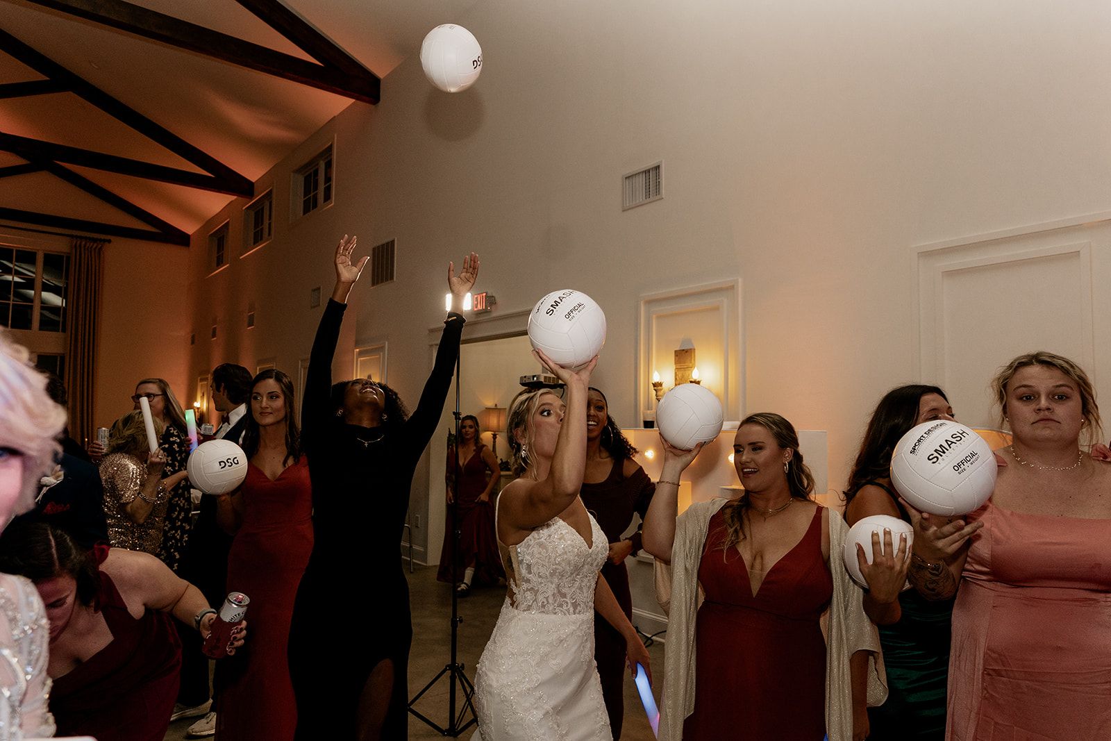 White Fox Cottage Venue Planning: Cost & Tips — wedding photography by Hevesi Journal