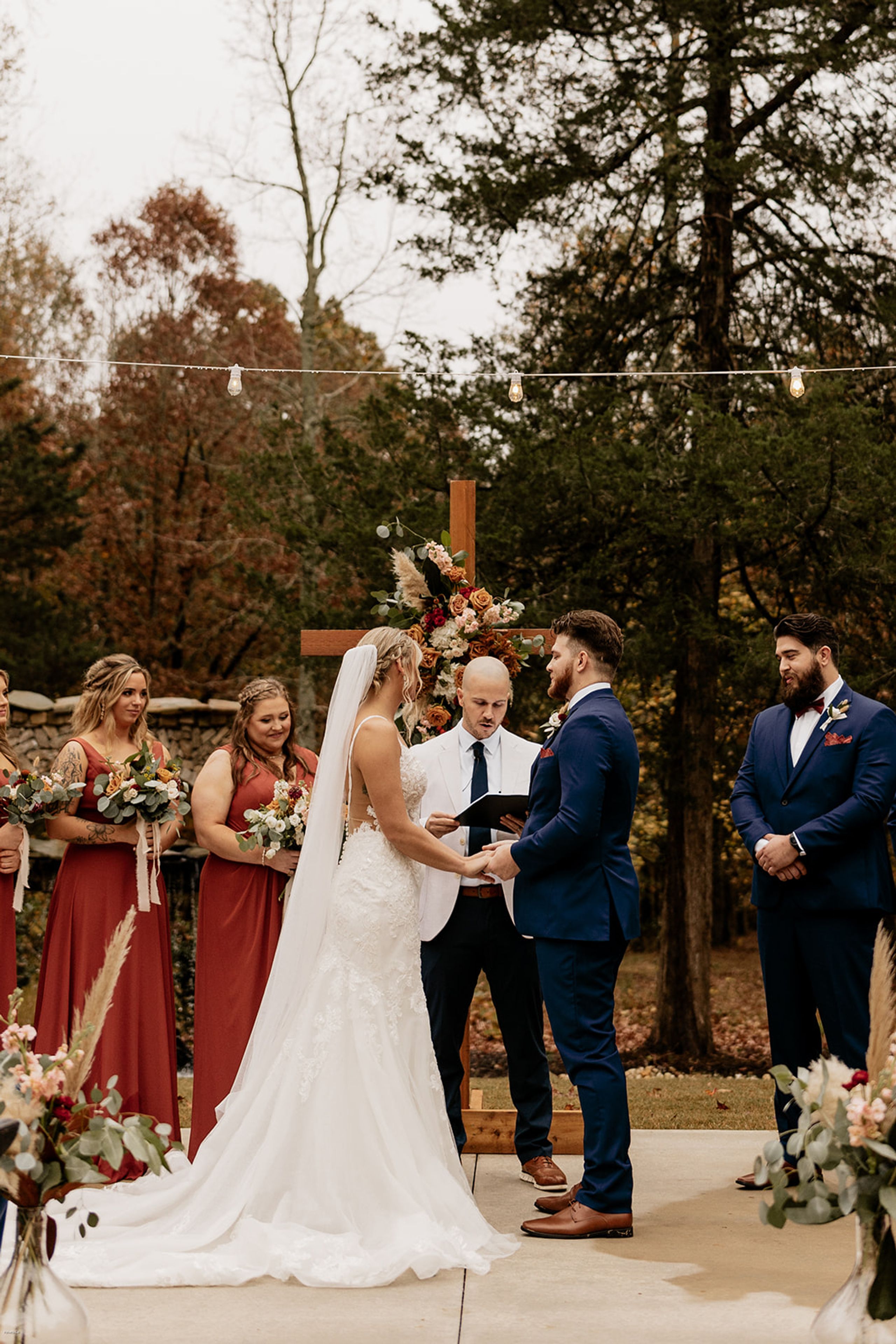 White Fox Cottage Venue Planning: Cost & Tips — wedding photography by Hevesi Journal