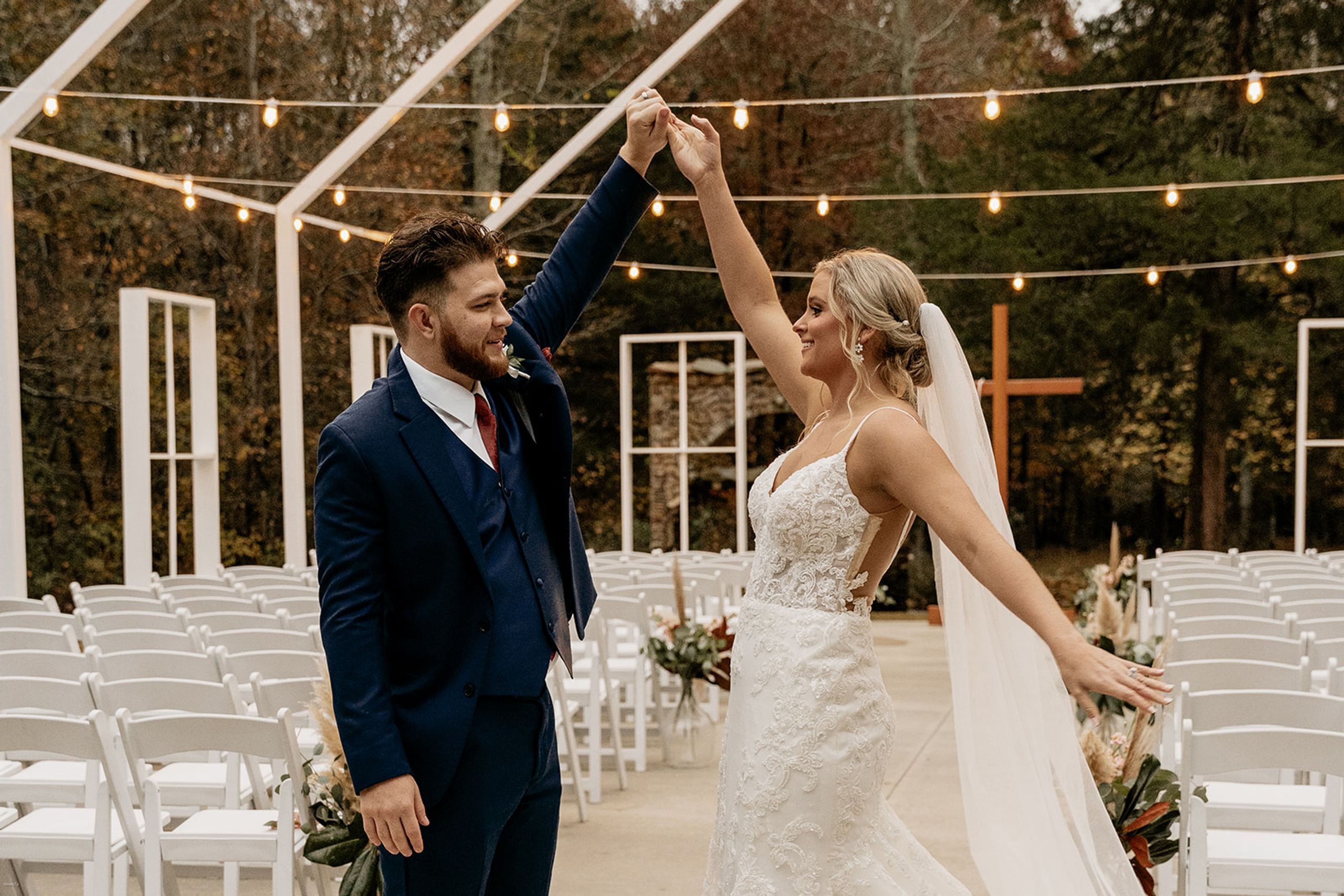 White Fox Cottage Venue Planning: Cost & Tips — wedding photography by Hevesi Journal