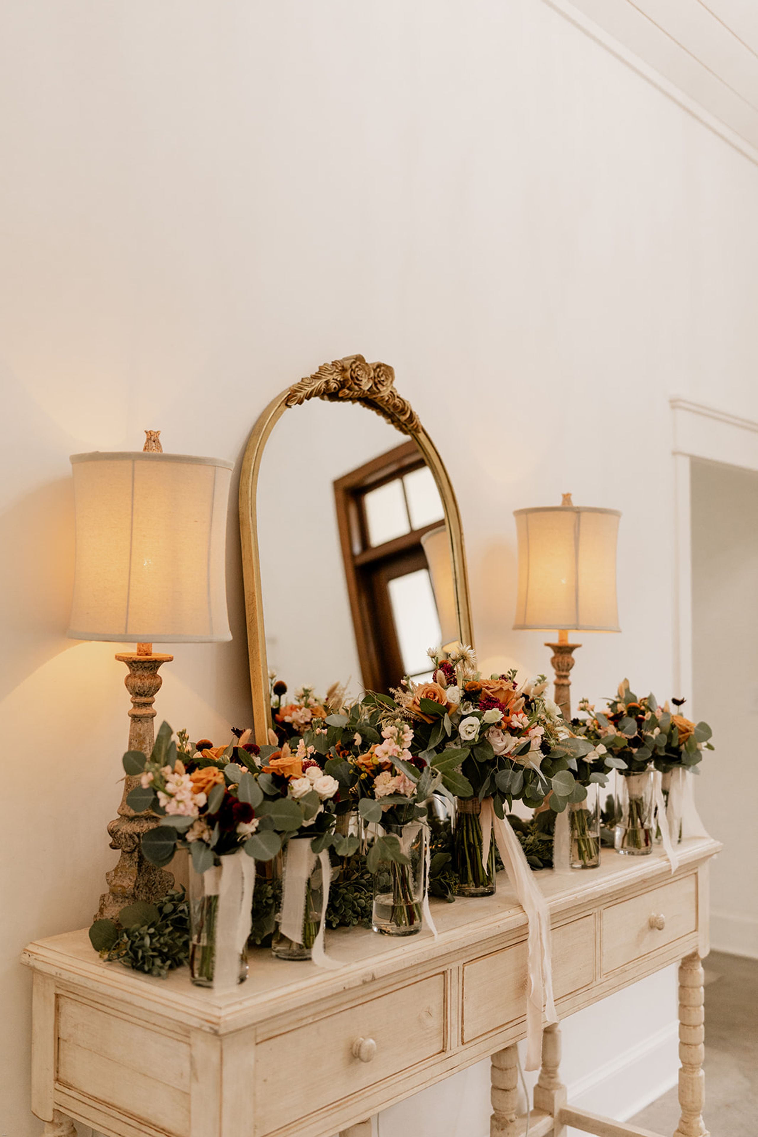 White Fox Cottage Venue Planning: Cost & Tips — wedding photography by Hevesi Journal