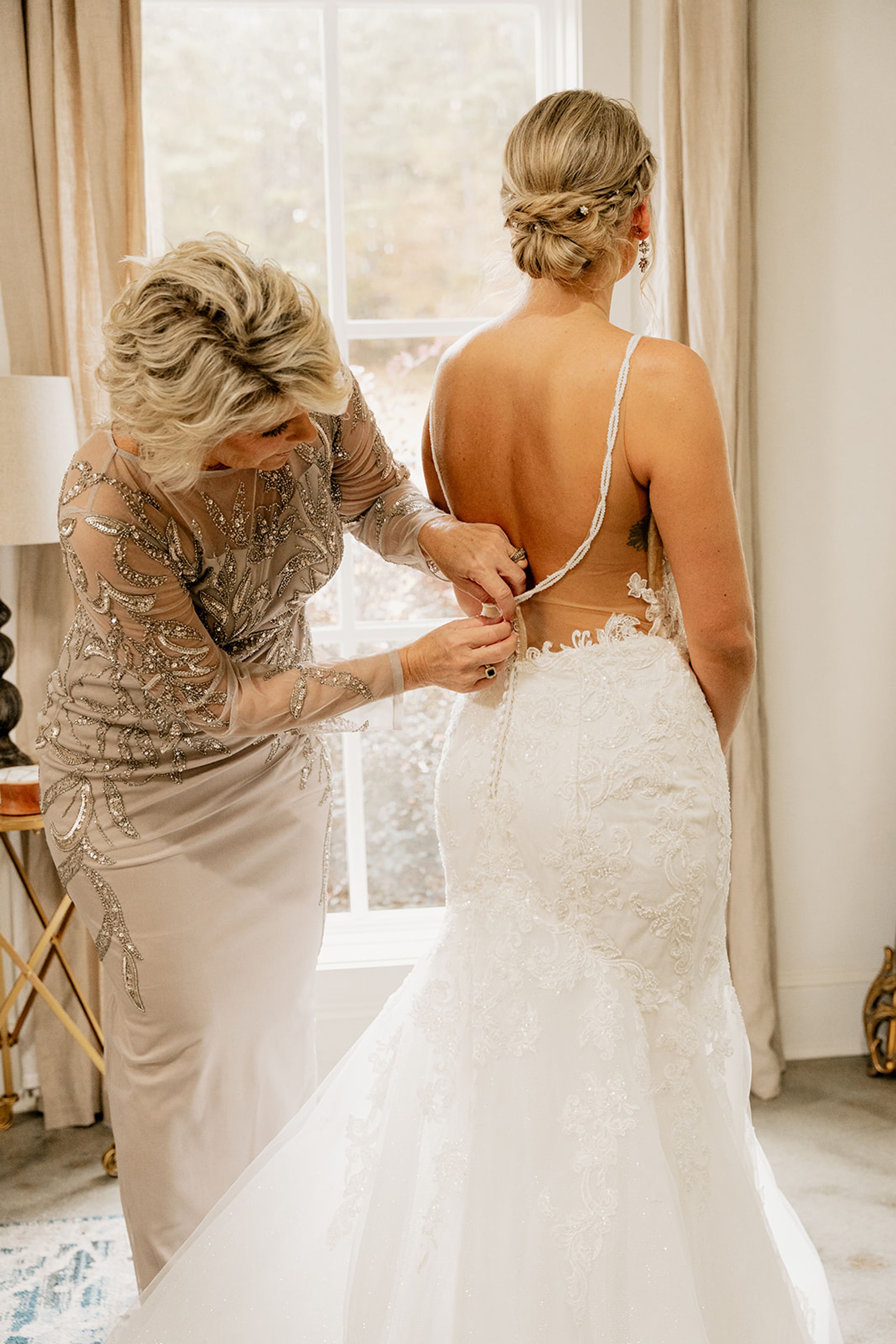 White Fox Cottage Venue Planning: Cost & Tips — wedding photography by Hevesi Journal