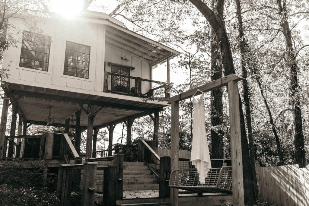 atlanta treehouse elopement microwedding airbnb photography