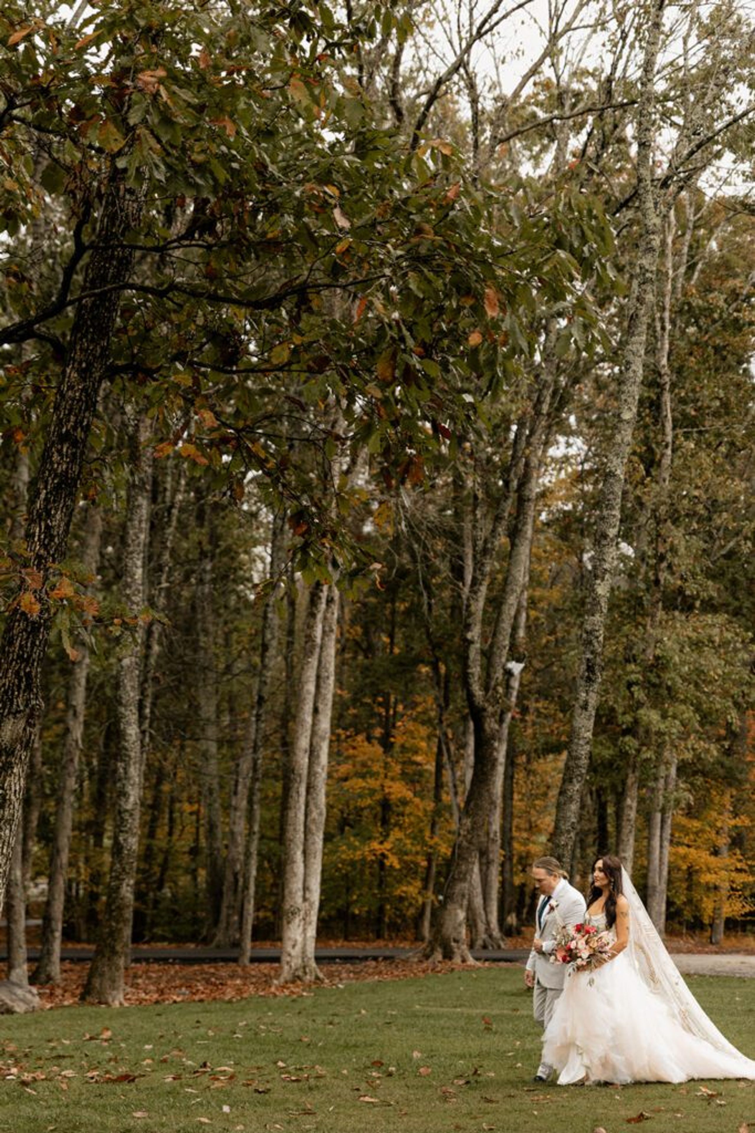 Planning a Wedding at Saddle Woods Farm: The Ultimate Guide — wedding photography by Hevesi Journal