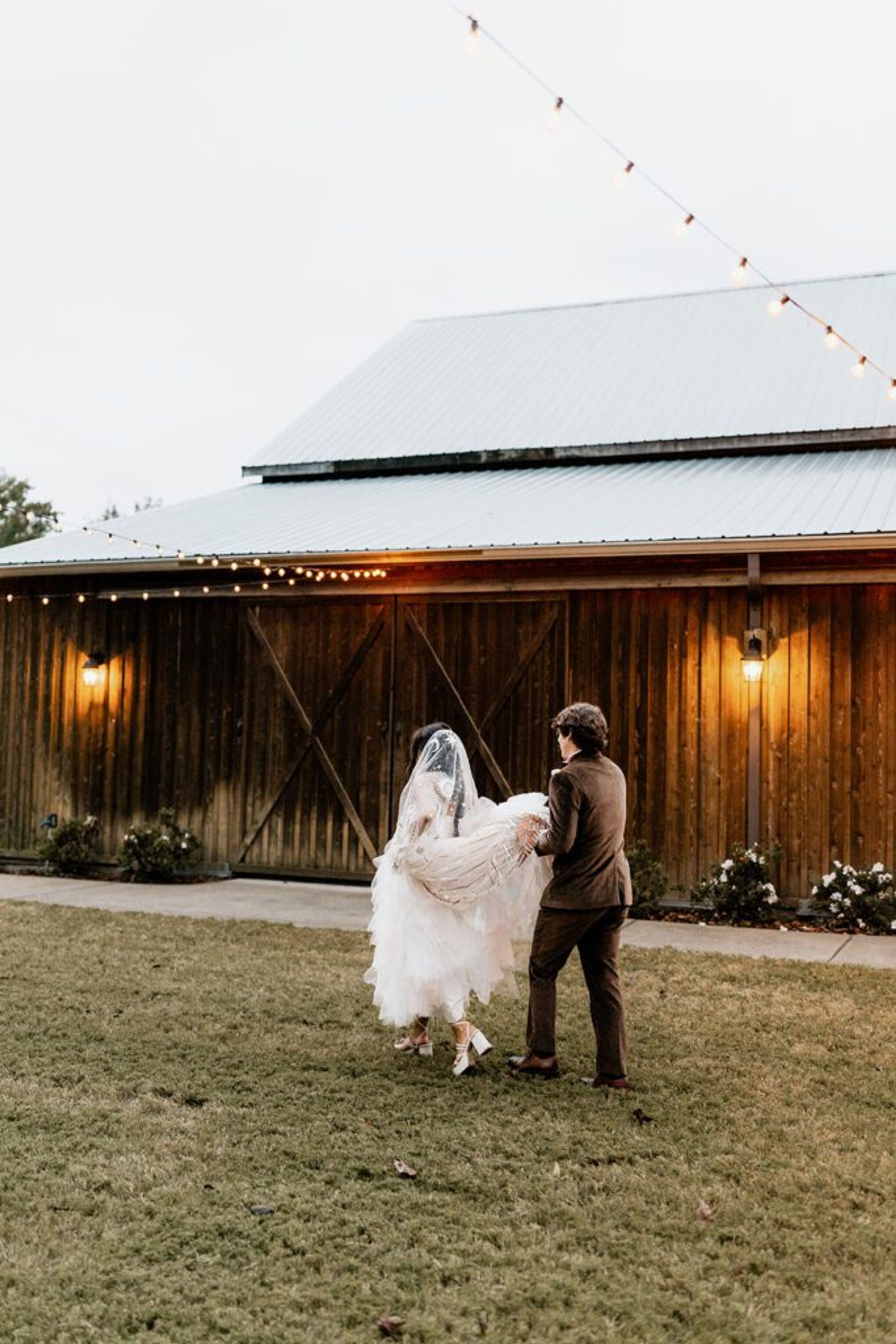 Planning a Wedding at Saddle Woods Farm: The Ultimate Guide — wedding photography by Hevesi Journal