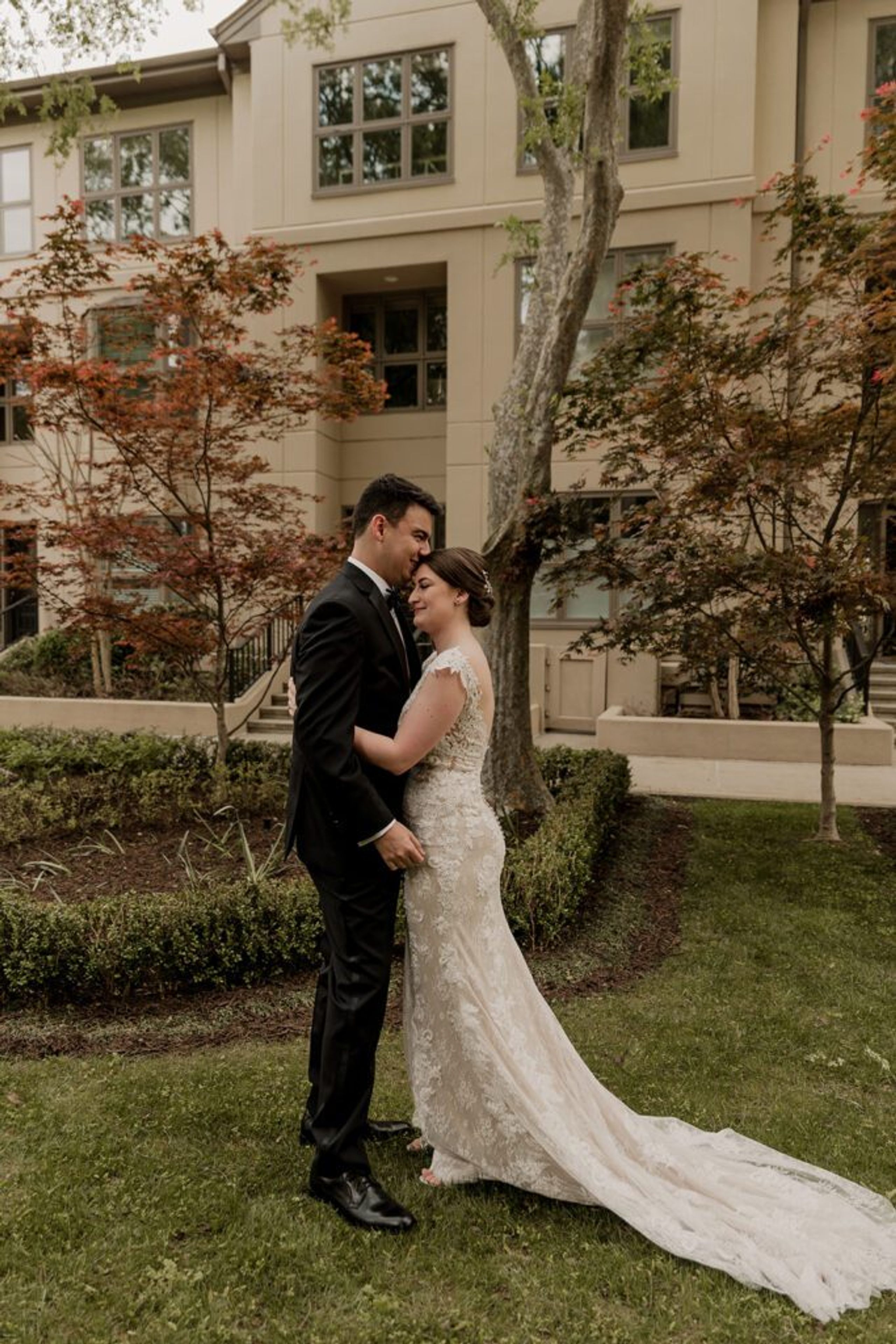 Inside a Fernbank Museum Wedding – Photos & Planning Tips — wedding photography by Hevesi Journal