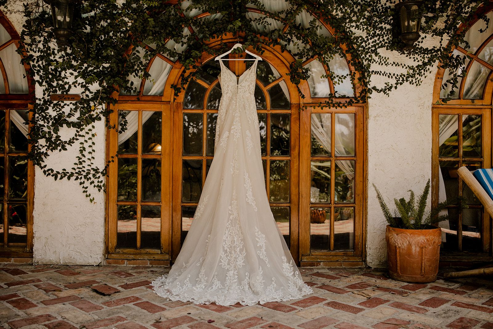 Planning Your Wedding at Hacienda Siesta Alegre: Costs, and Photos — wedding photography by Hevesi Journal