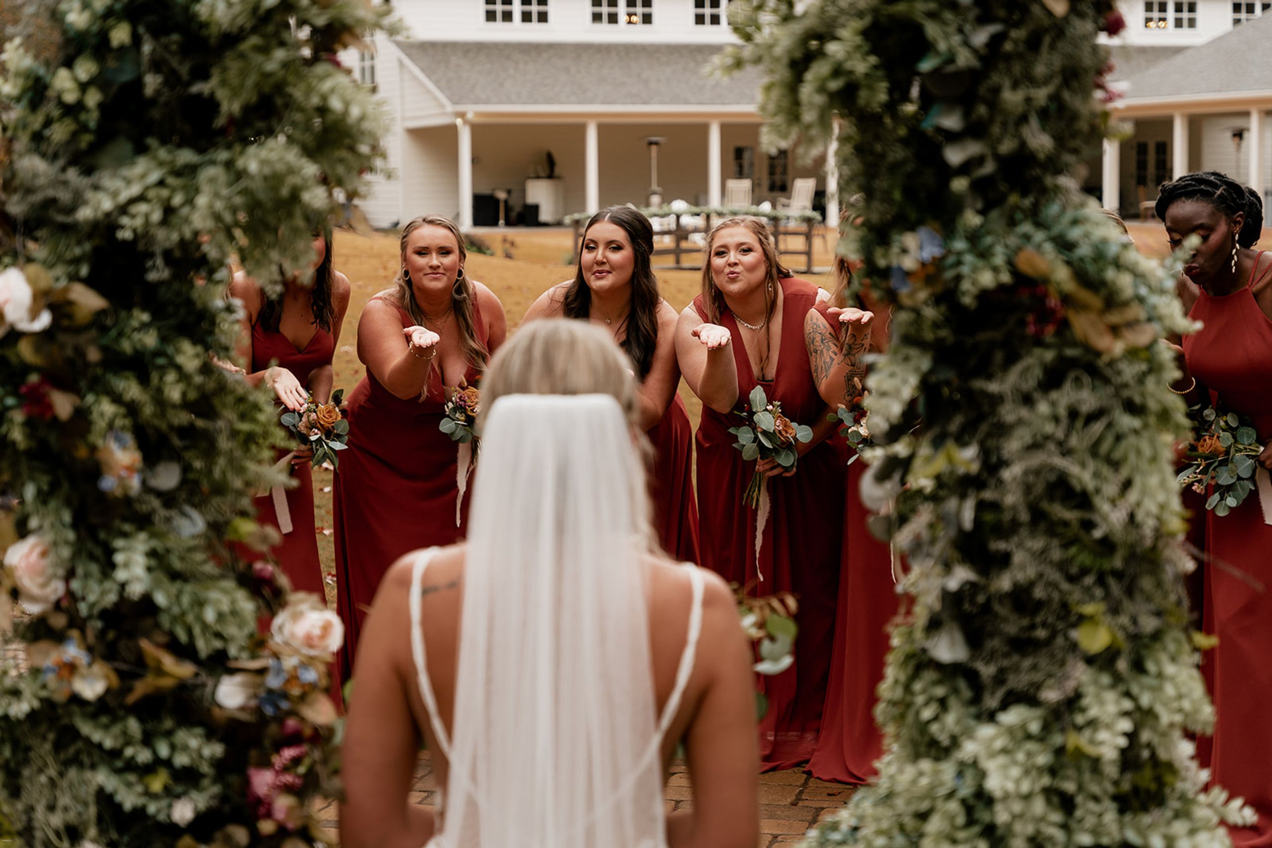 White Fox Cottage Venue Planning: Cost & Tips — wedding photography by Hevesi Journal