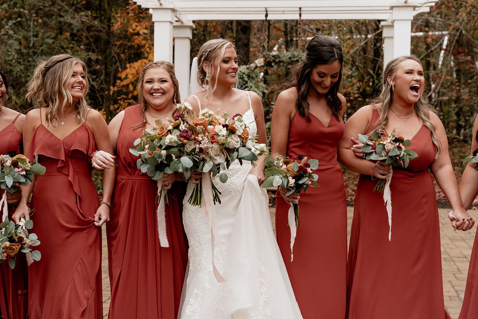White Fox Cottage Venue Planning: Cost & Tips — wedding photography by Hevesi Journal