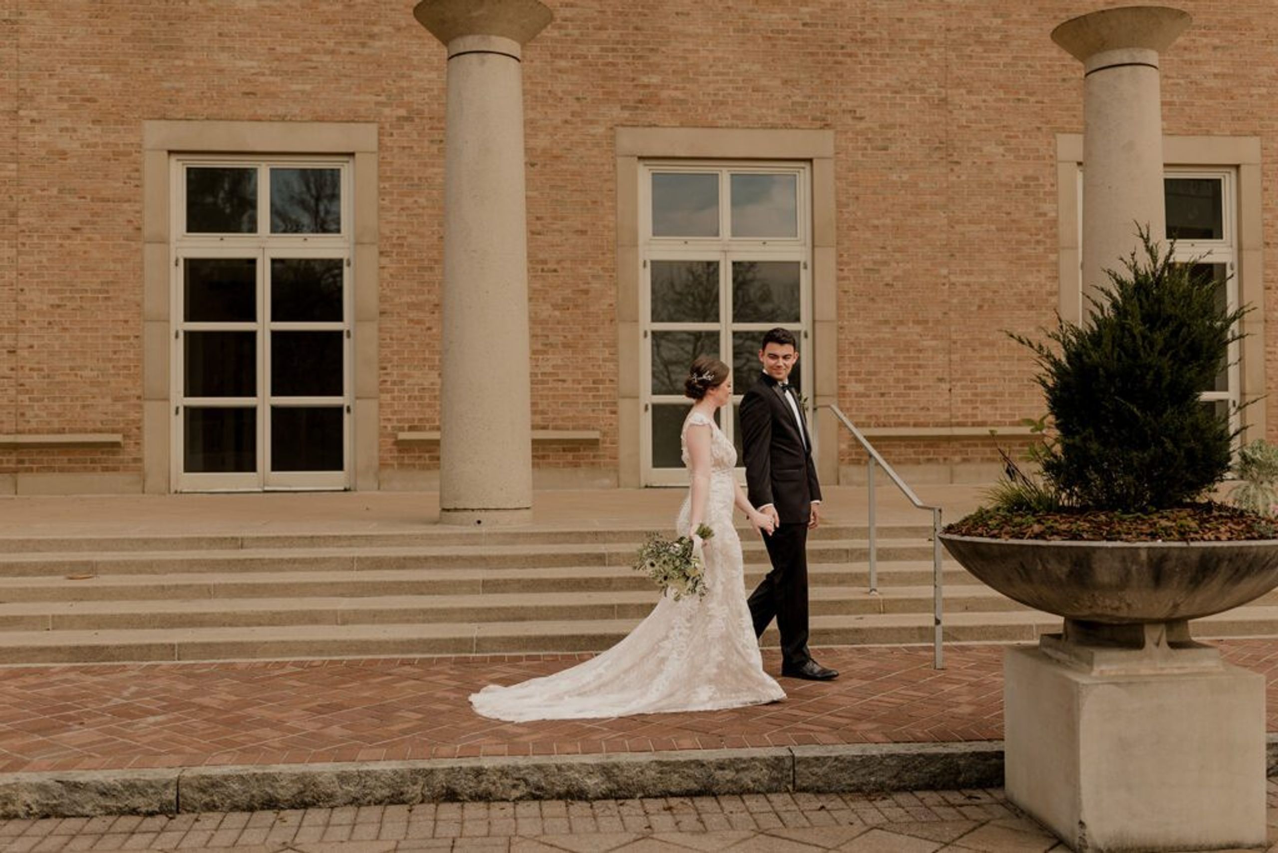 Inside a Fernbank Museum Wedding – Photos & Planning Tips — wedding photography by Hevesi Journal