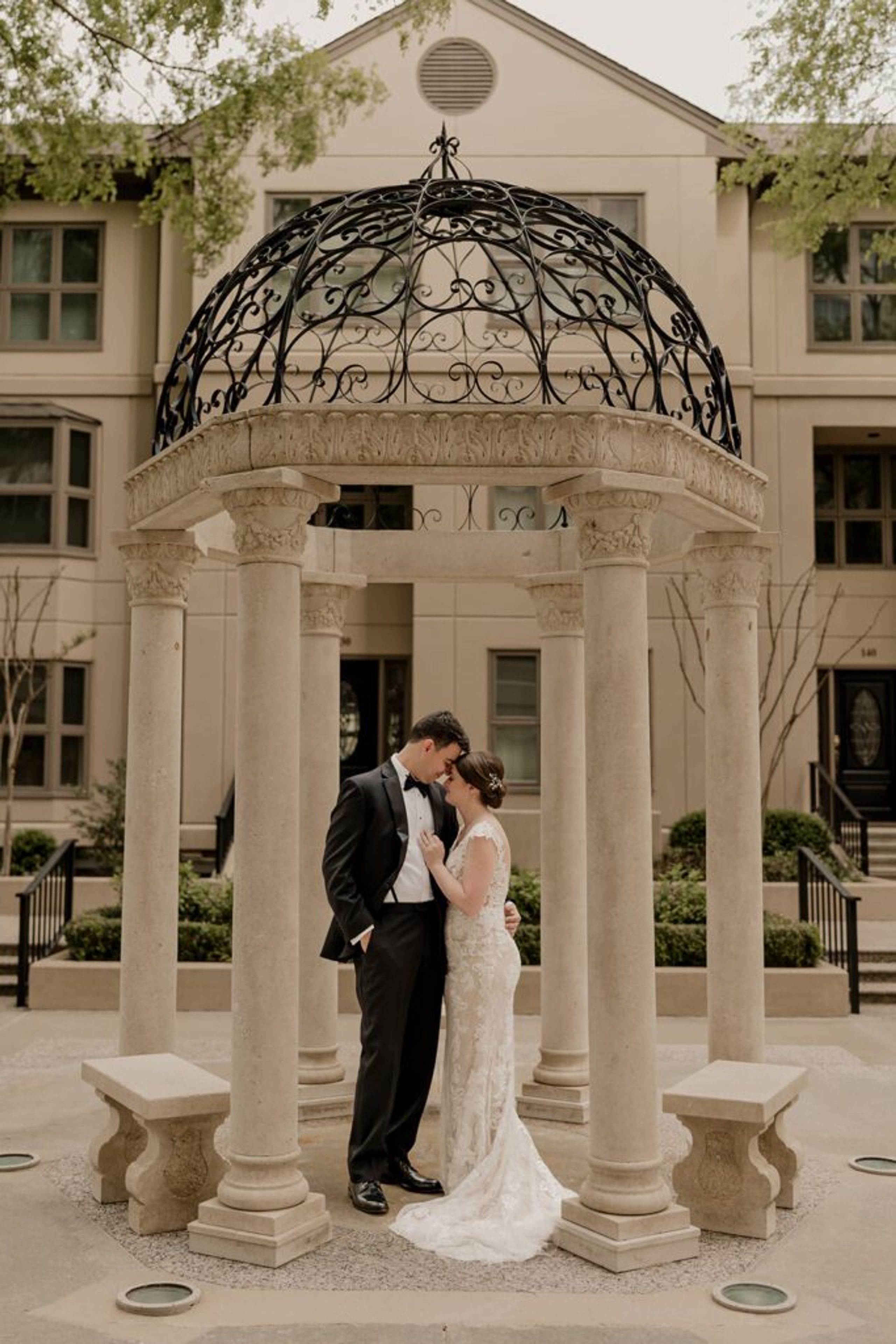 Inside a Fernbank Museum Wedding – Photos & Planning Tips — wedding photography by Hevesi Journal