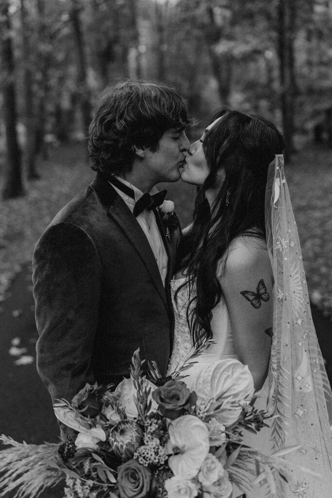 Planning a Wedding at Saddle Woods Farm: The Ultimate Guide — wedding photography by Hevesi Journal