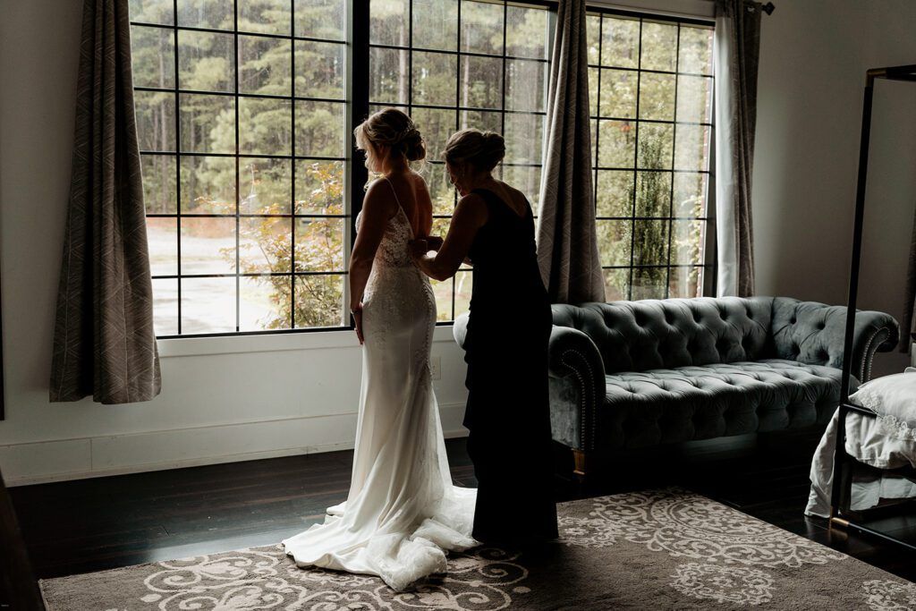 The Pines At Signal Mountain Tips And Inspiration — wedding photography by Hevesi Journal