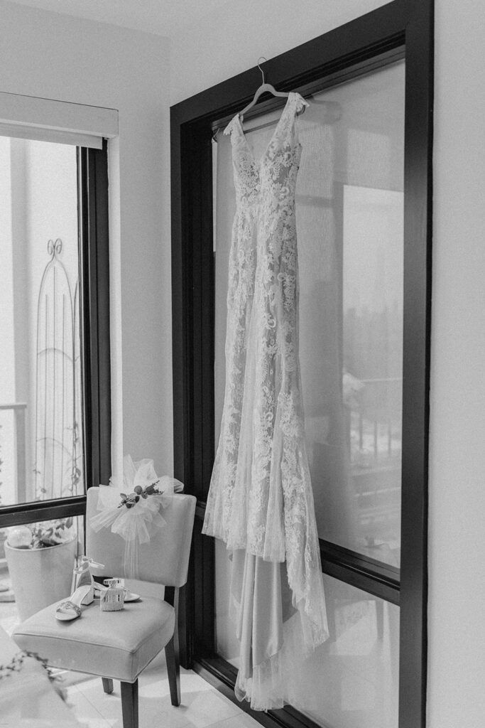 Inside a Fernbank Museum Wedding – Photos & Planning Tips — wedding photography by Hevesi Journal