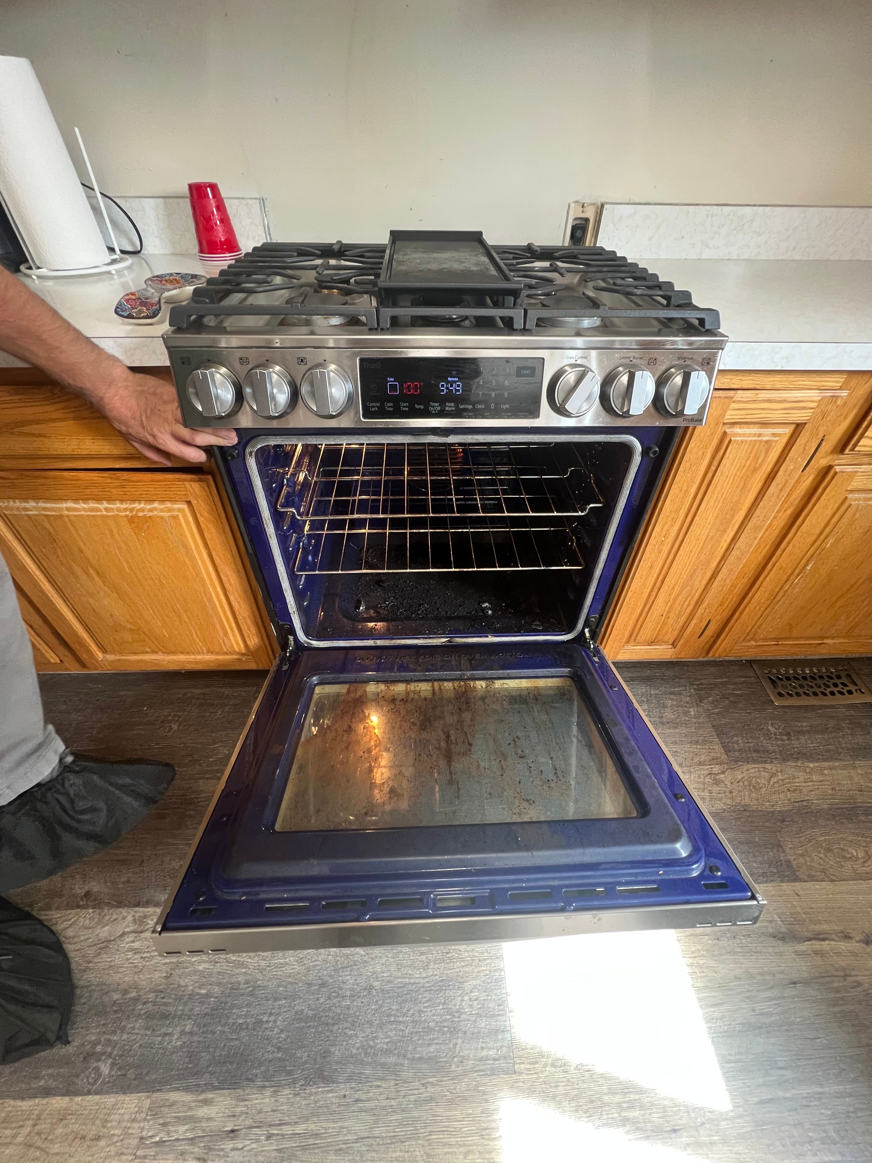 An Oven Diagnosed and Repaired With a New Igniter in Alsip (photo 1)