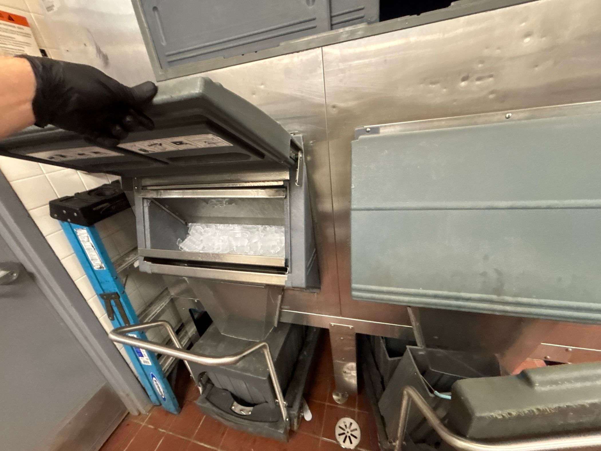 A Commercial Ice Machine That Stopped Working in Lombard (photo 3)