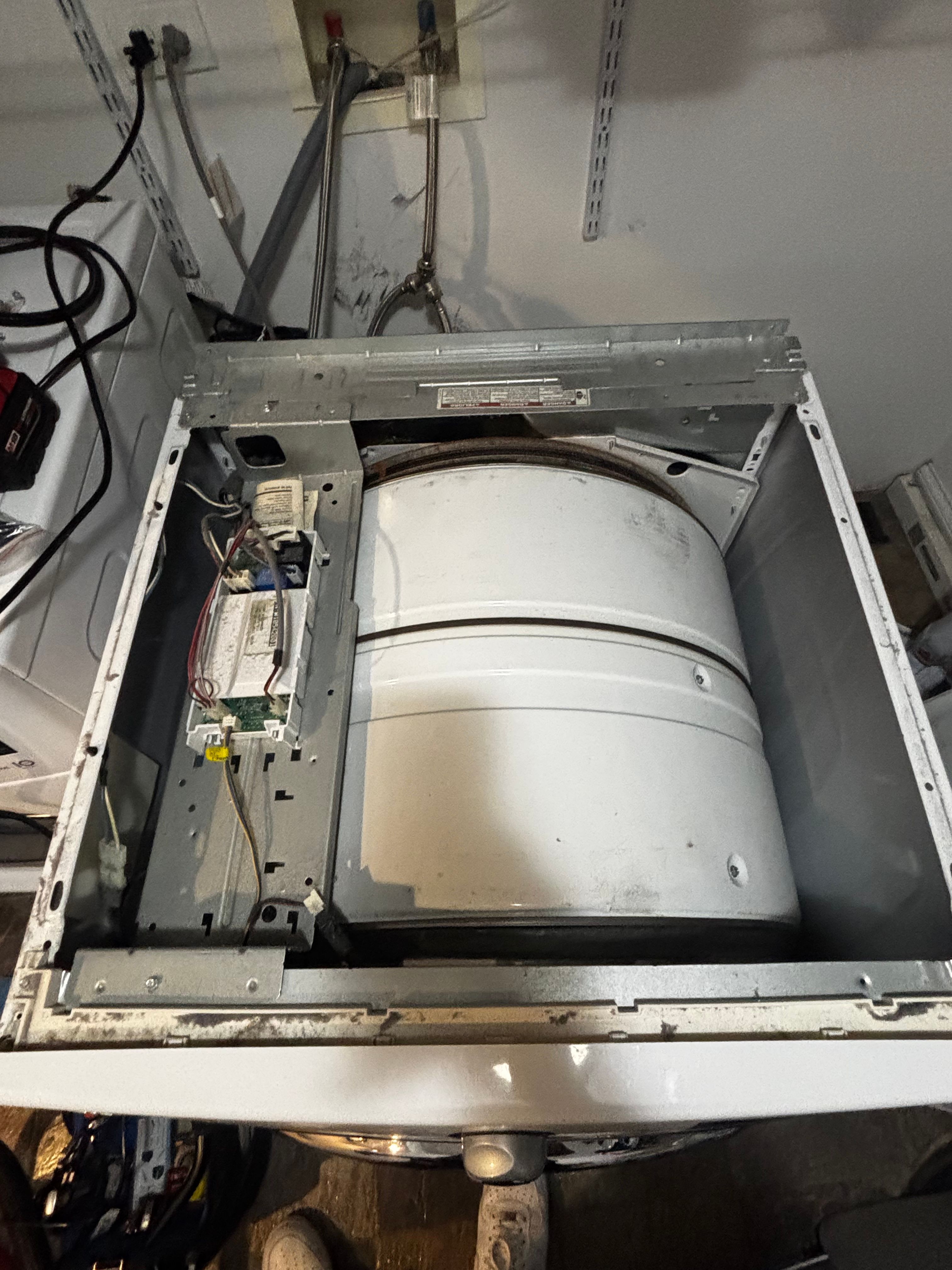 An LG Dryer Cleaned Out After a Bathmat Fell Apart in Lakeview, Chicago (photo 3)