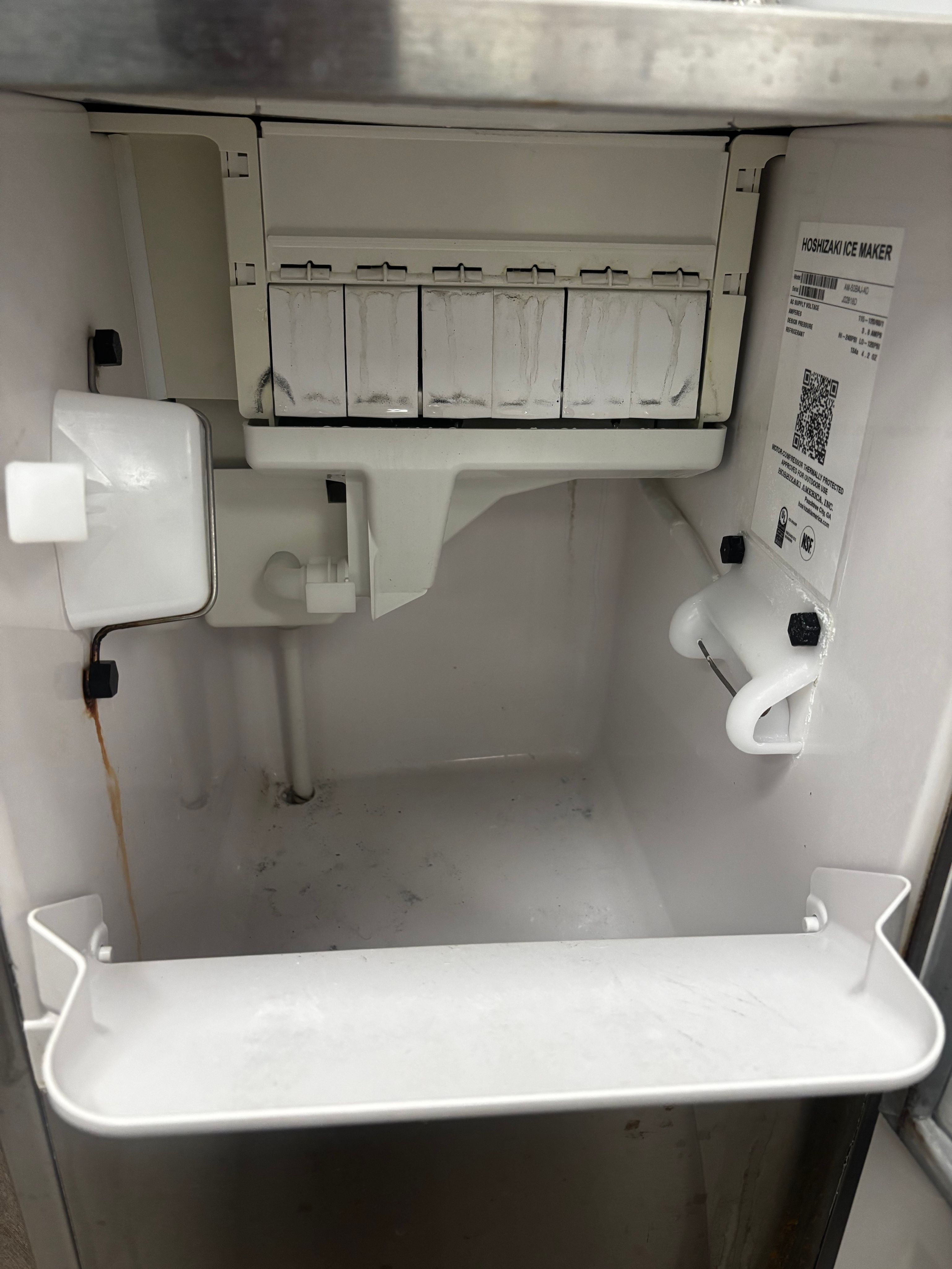 A Hoshizaki Commercial Ice Machine Not Making Ice in Chicago (photo 2)