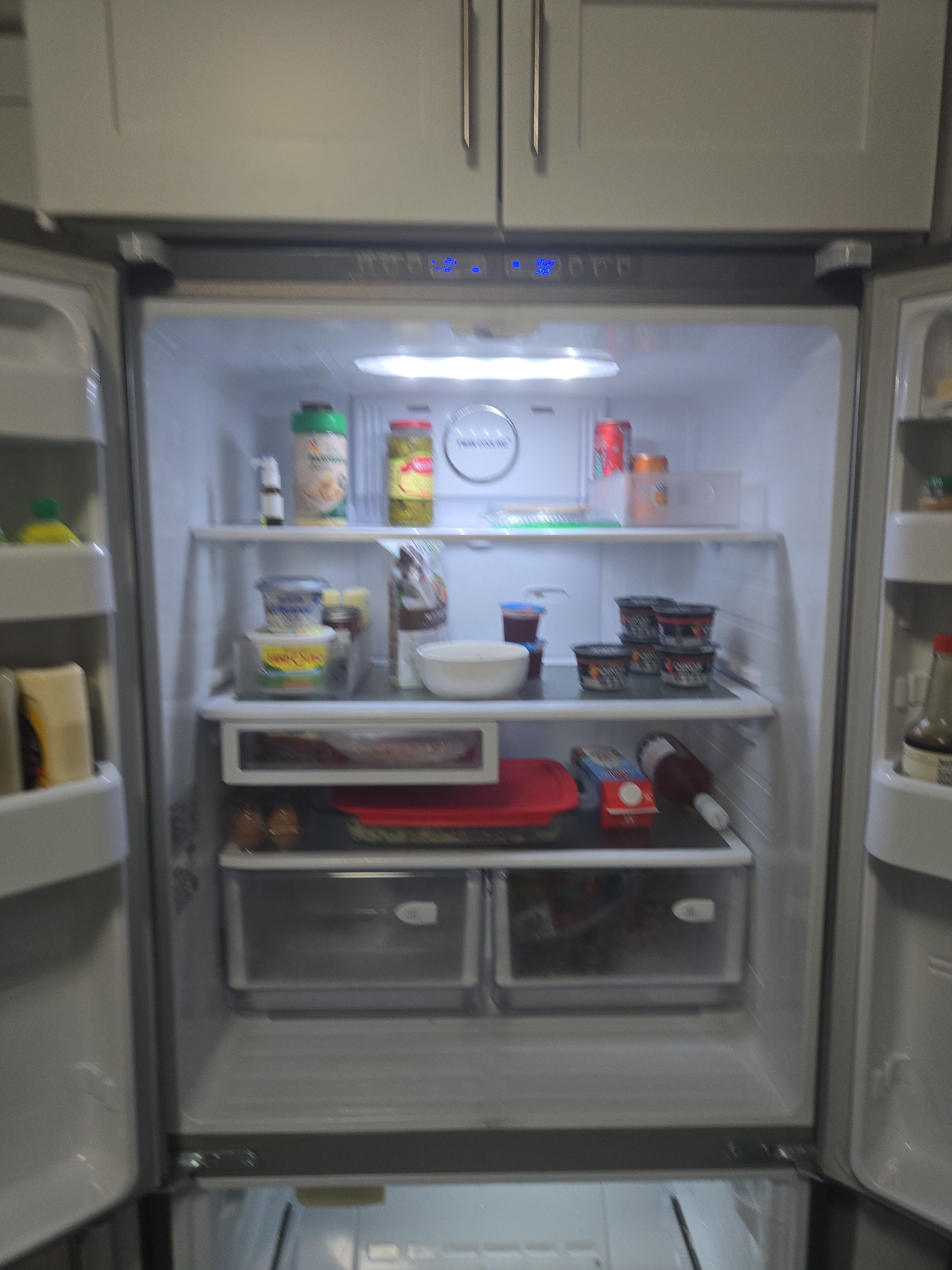 A Samsung Refrigerator With a Freezer That Would Not Defrost in Falls Church (photo 1)