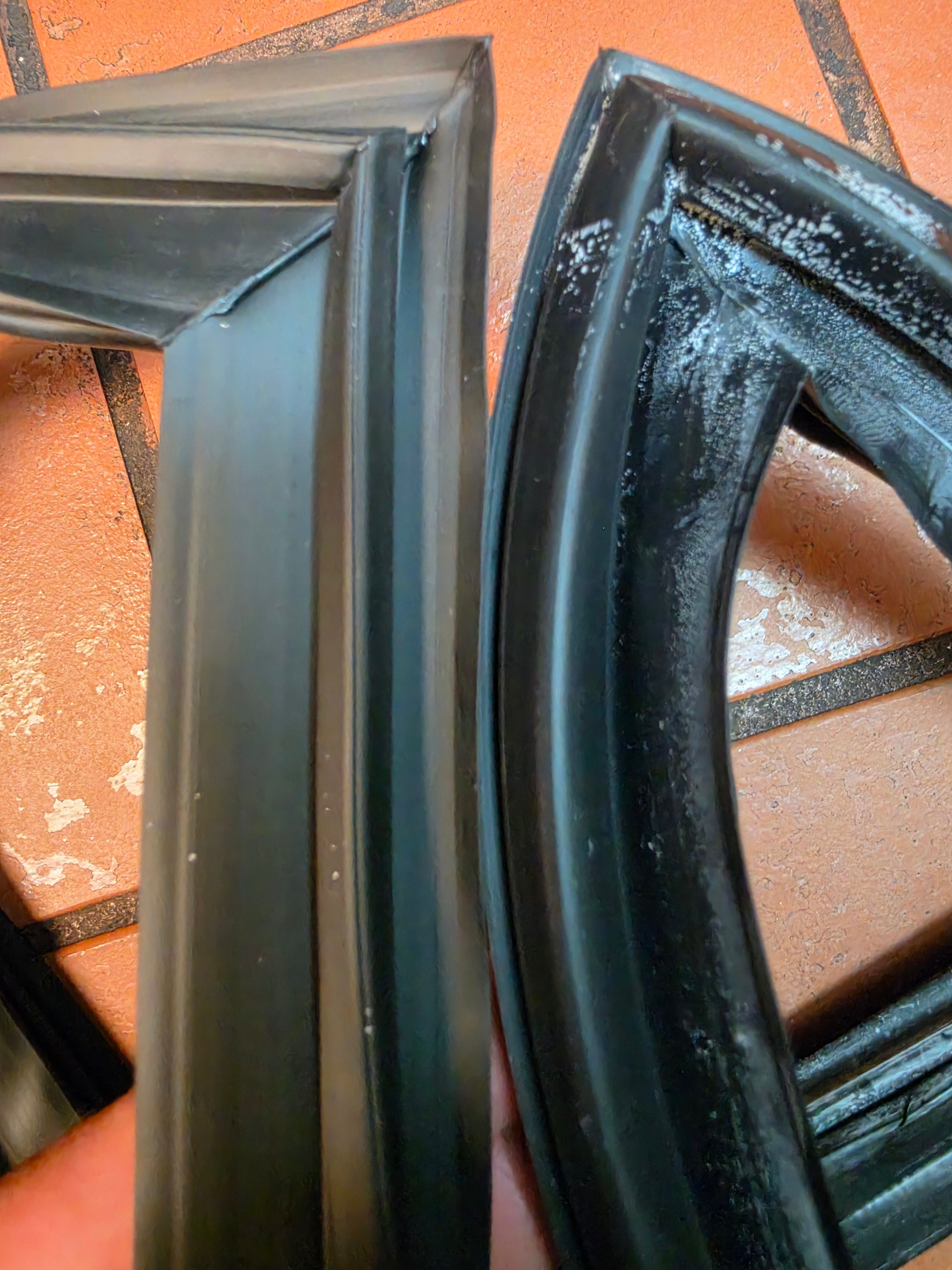 A True Commercial Refrigerator Needing a Door Gasket in San Marino (photo 1)