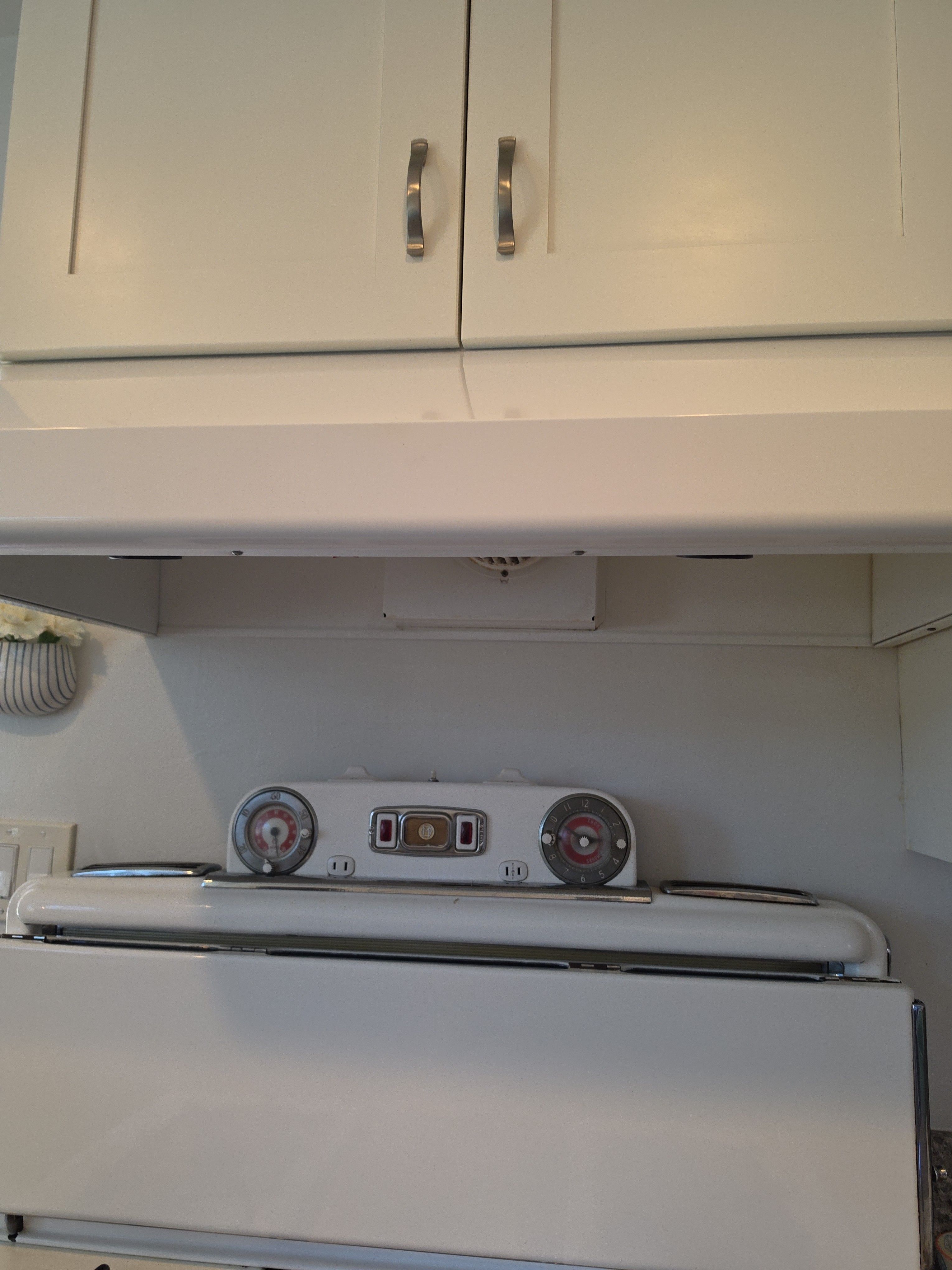 A Range Hood Deep Cleaning Service in Pasadena (photo 2)