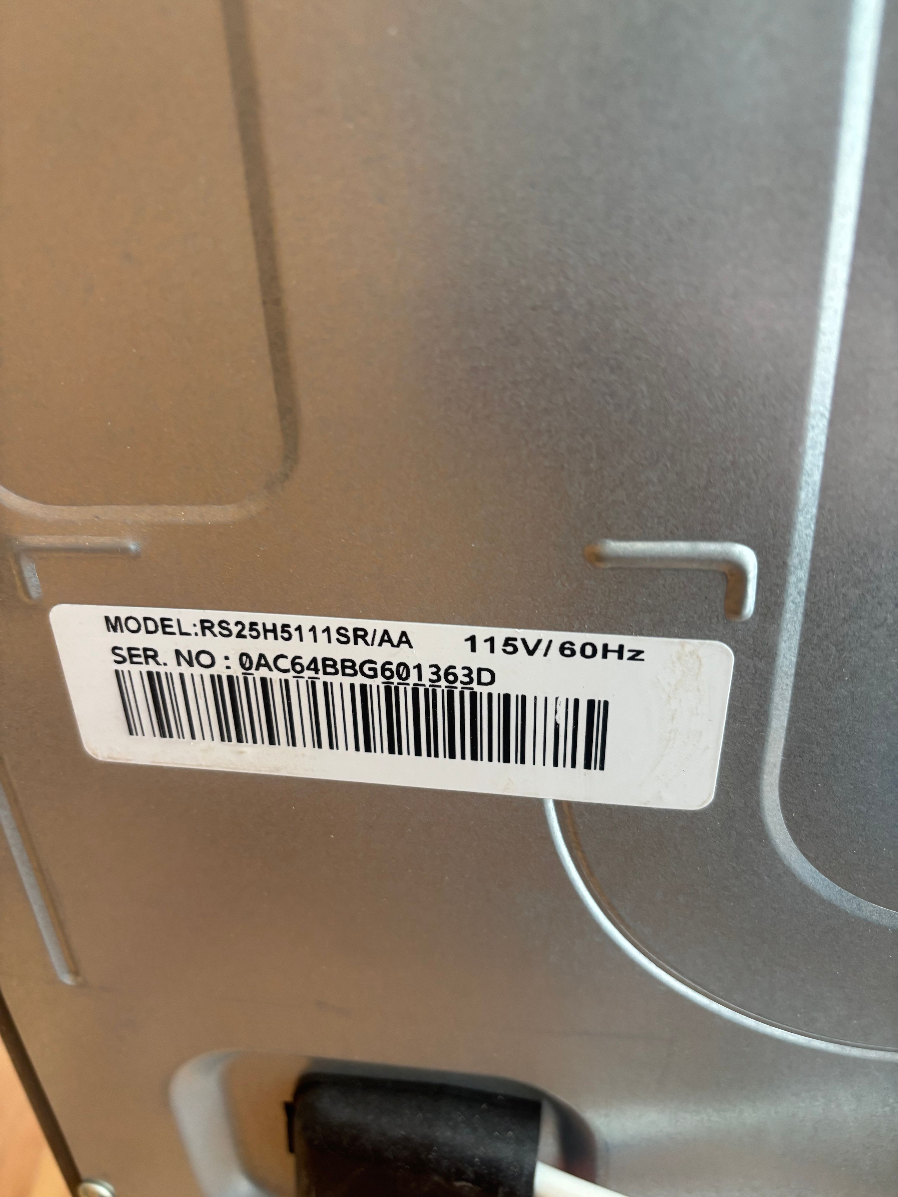 A Refrigerator Running Far Too Warm in the South Loop, Chicago (photo 2)