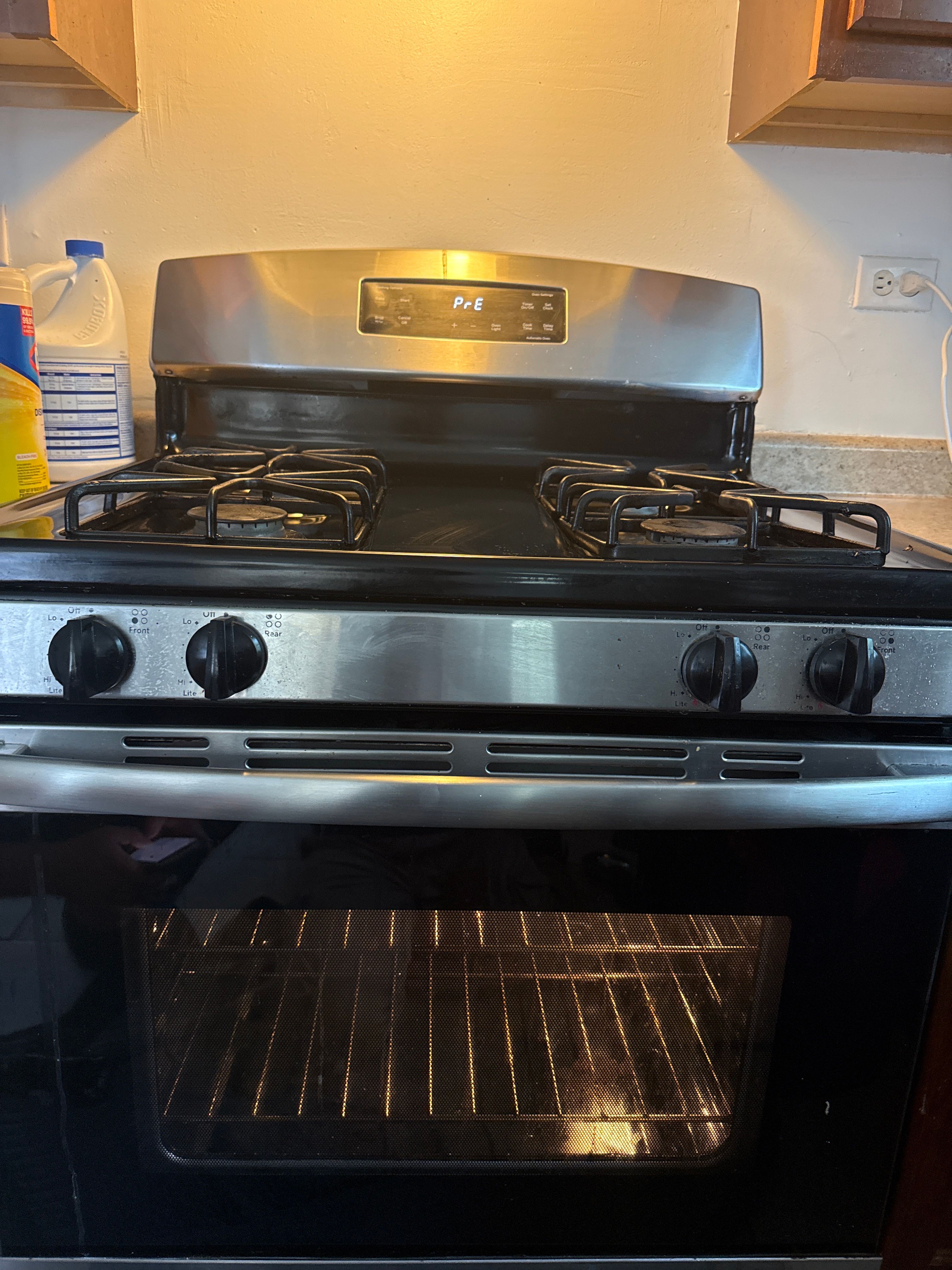 A Gas Stove That Would Not Ignite and Smelled of Gas in Chicago (photo 3)