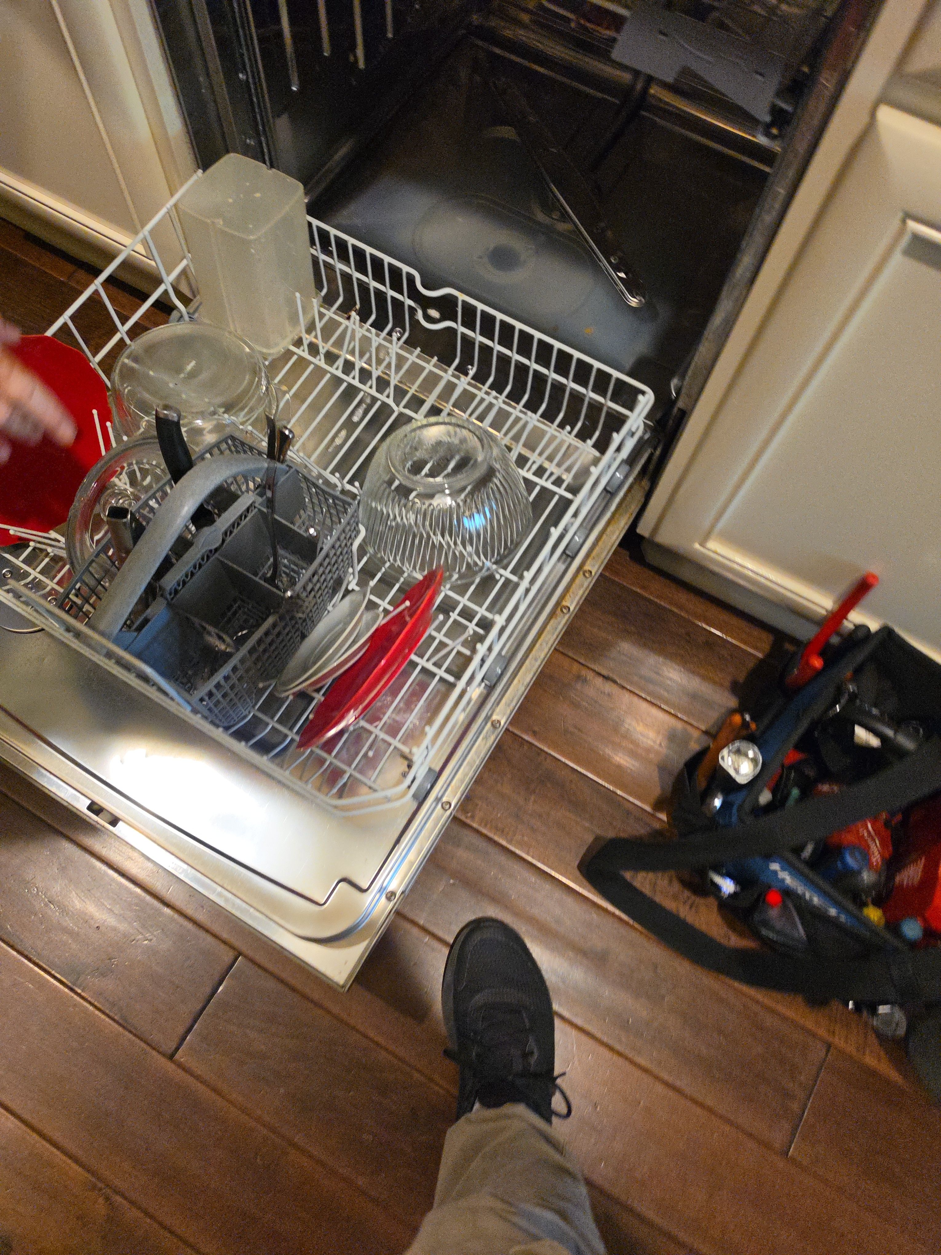 A Viking Dishwasher That Turned Off When You Let Go of the Button in Pasadena (photo 1)
