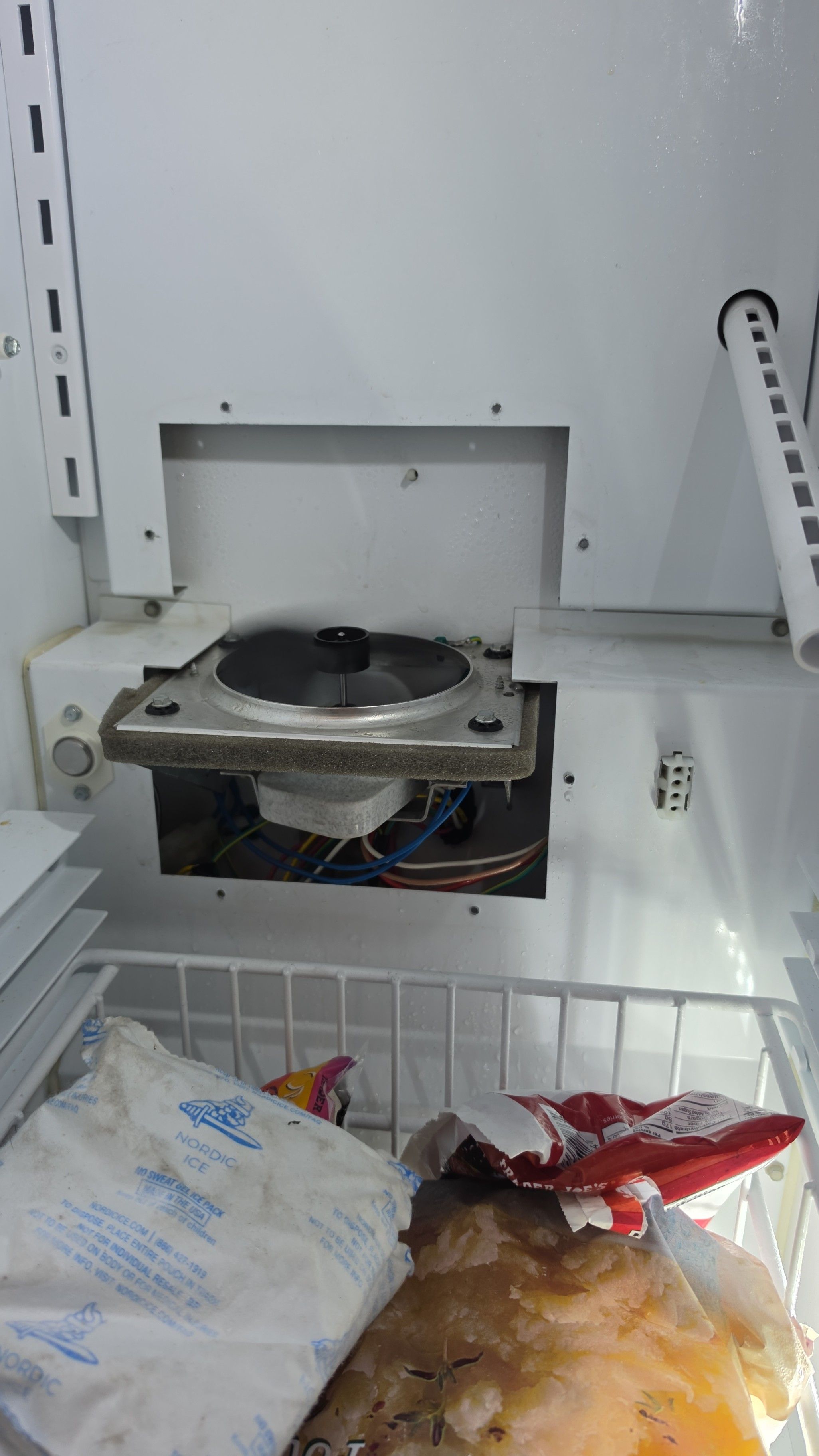A Hoshizaki Commercial Ice Machine With Mold Inside in Pasadena (photo 2)