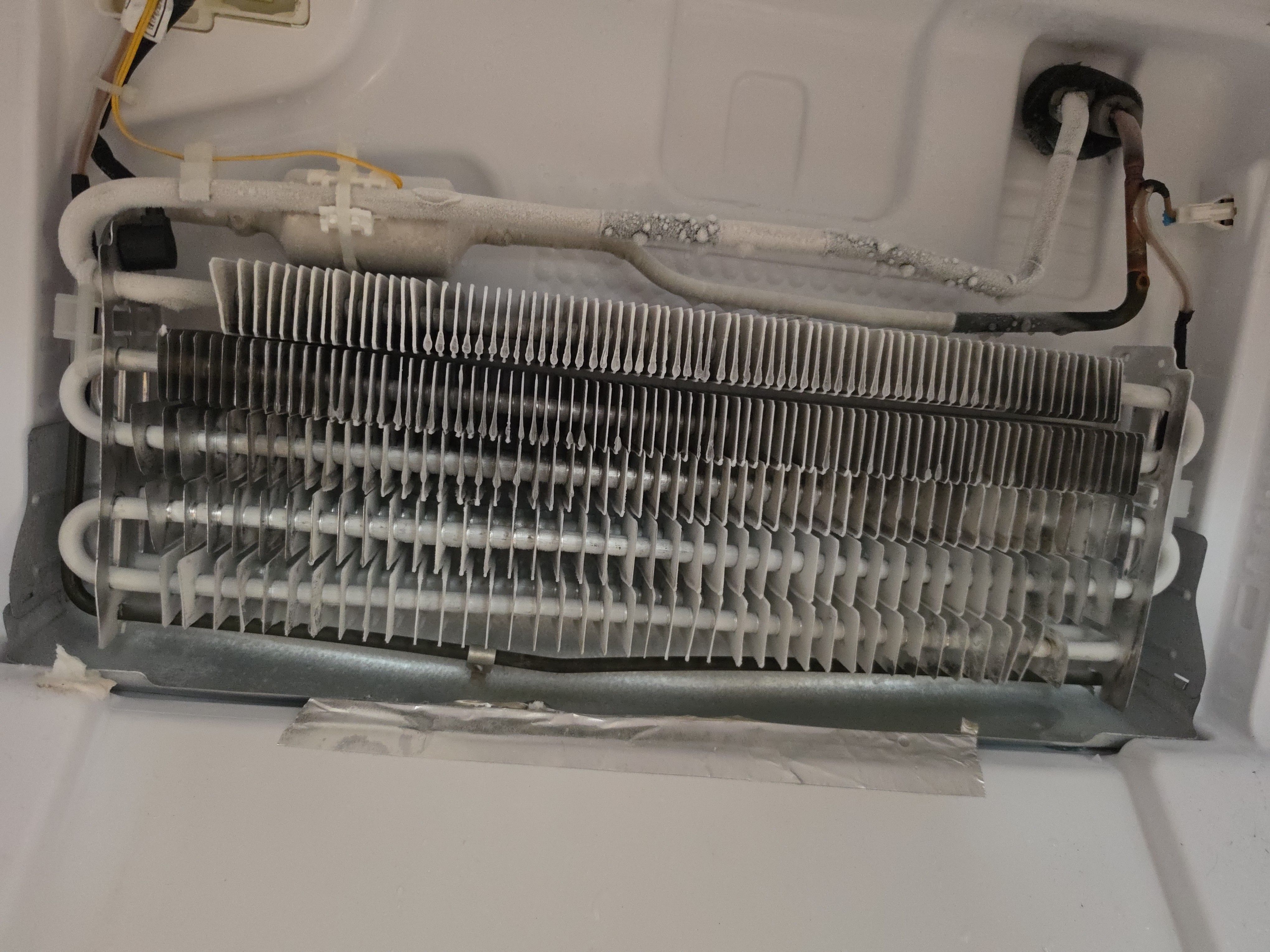 A Samsung Refrigerator With a Melting Freezer in Pasadena (photo 2)