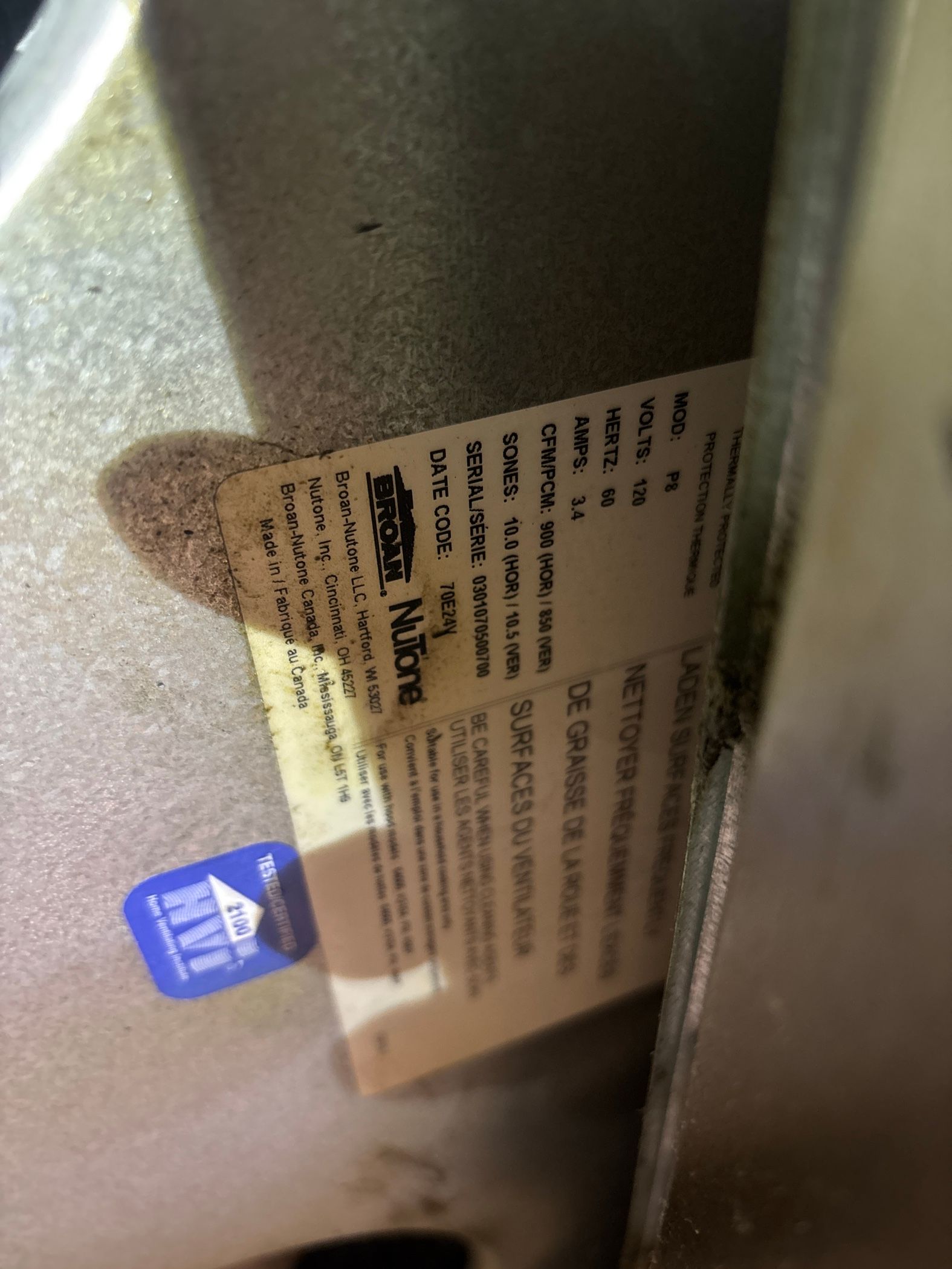 An Excessively Loud Range Hood Fixed in Avondale, Chicago (photo 1)