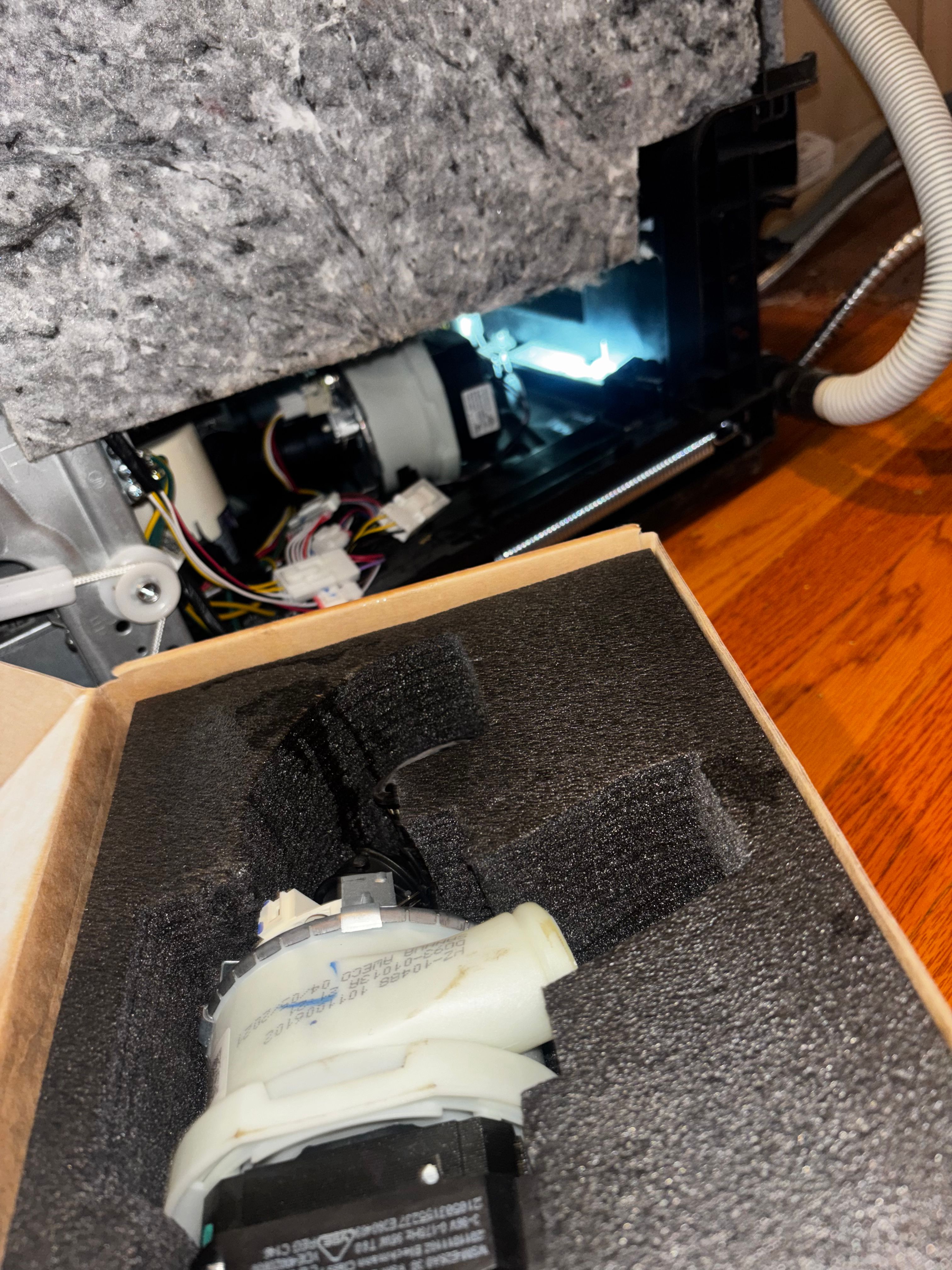 A Samsung Dishwasher Making Loud Noises in Pilsen, Chicago (photo 3)
