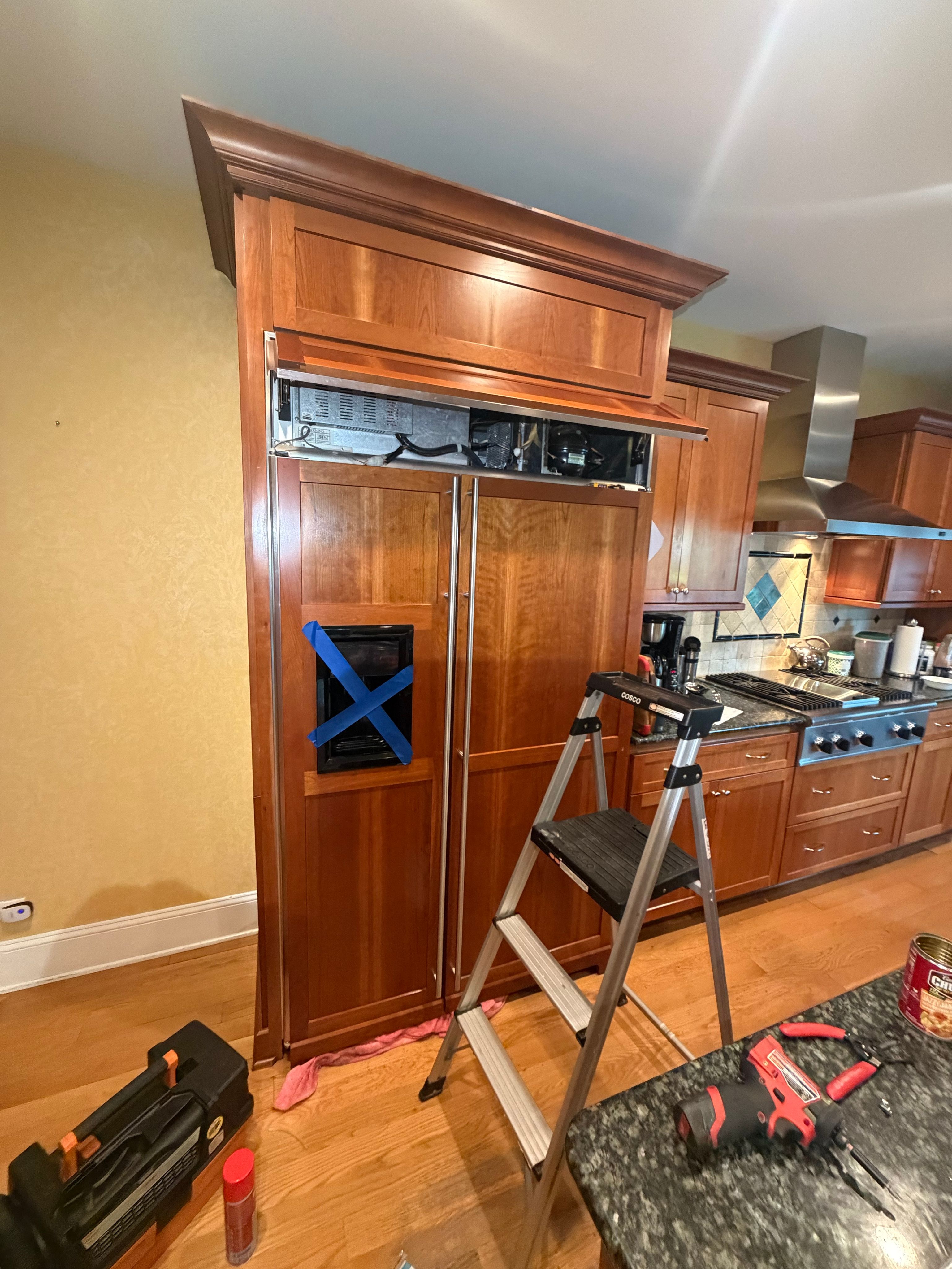 A 25-Year-Old GE Side-by-Side With a Leaking Ice Maker Line in Park Ridge (photo 3)