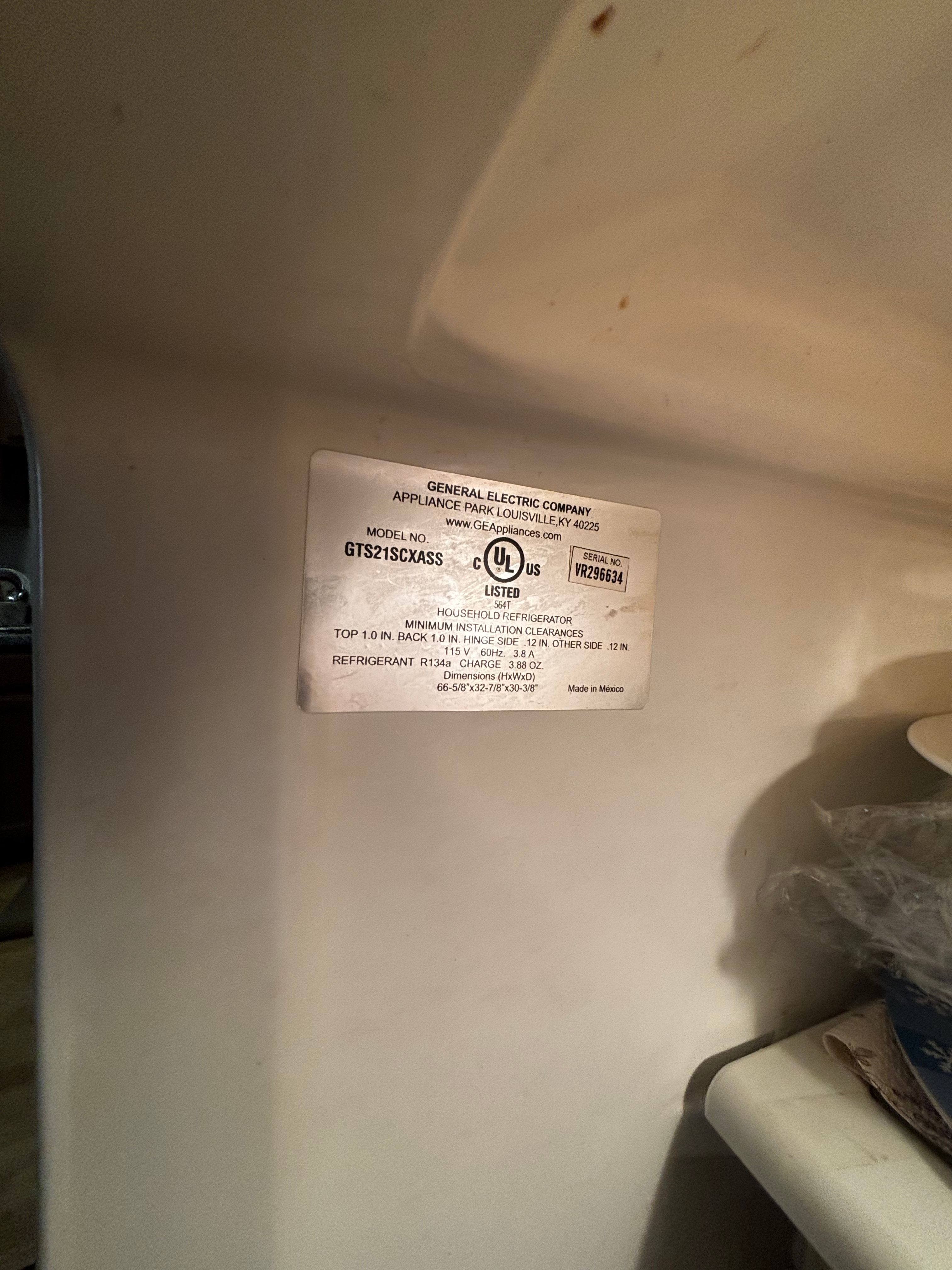 A GE Refrigerator Making Noise From the Freezer Fan Motor in Edgewater, Chicago (photo 2)