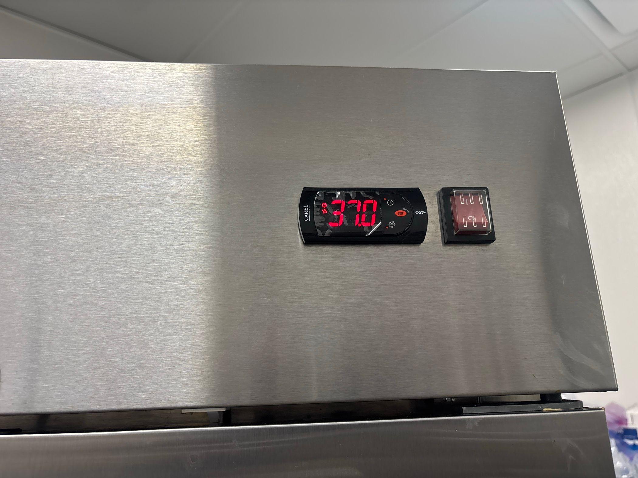 A Refrigerator That Stopped Cooling and Needed Refrigerant in Downers Grove (photo 1)