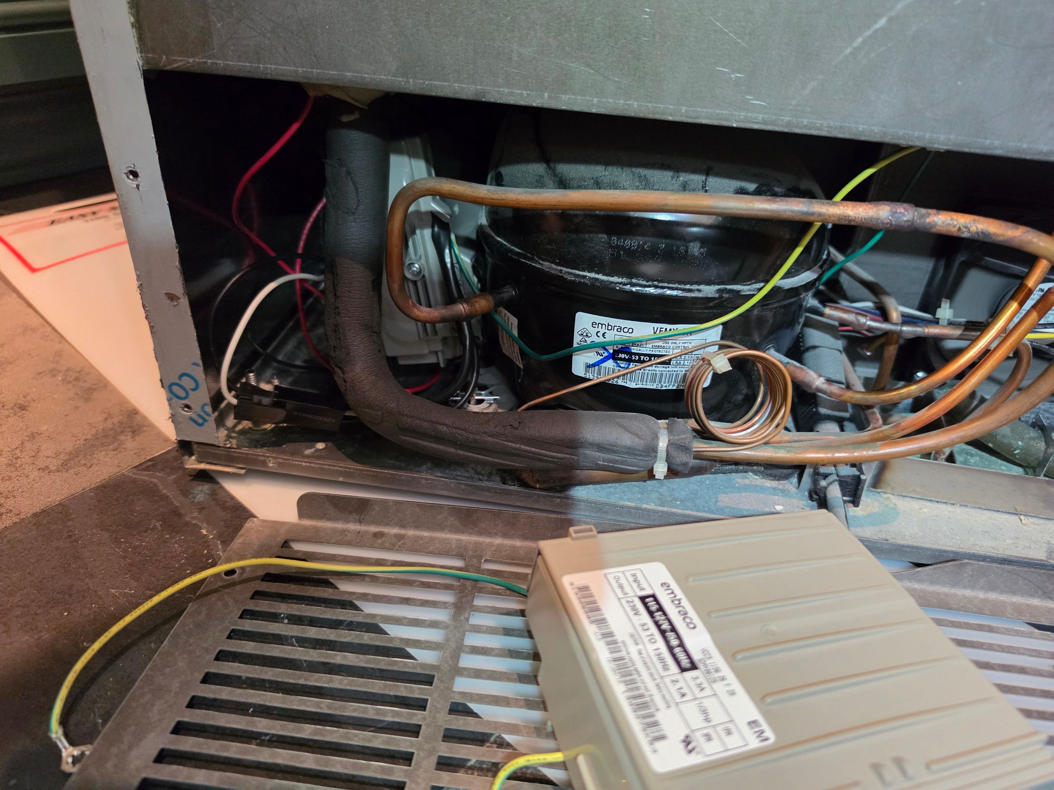 A Perlick Beverage Refrigerator That Stopped Cooling in Beverly Hills (photo 2)