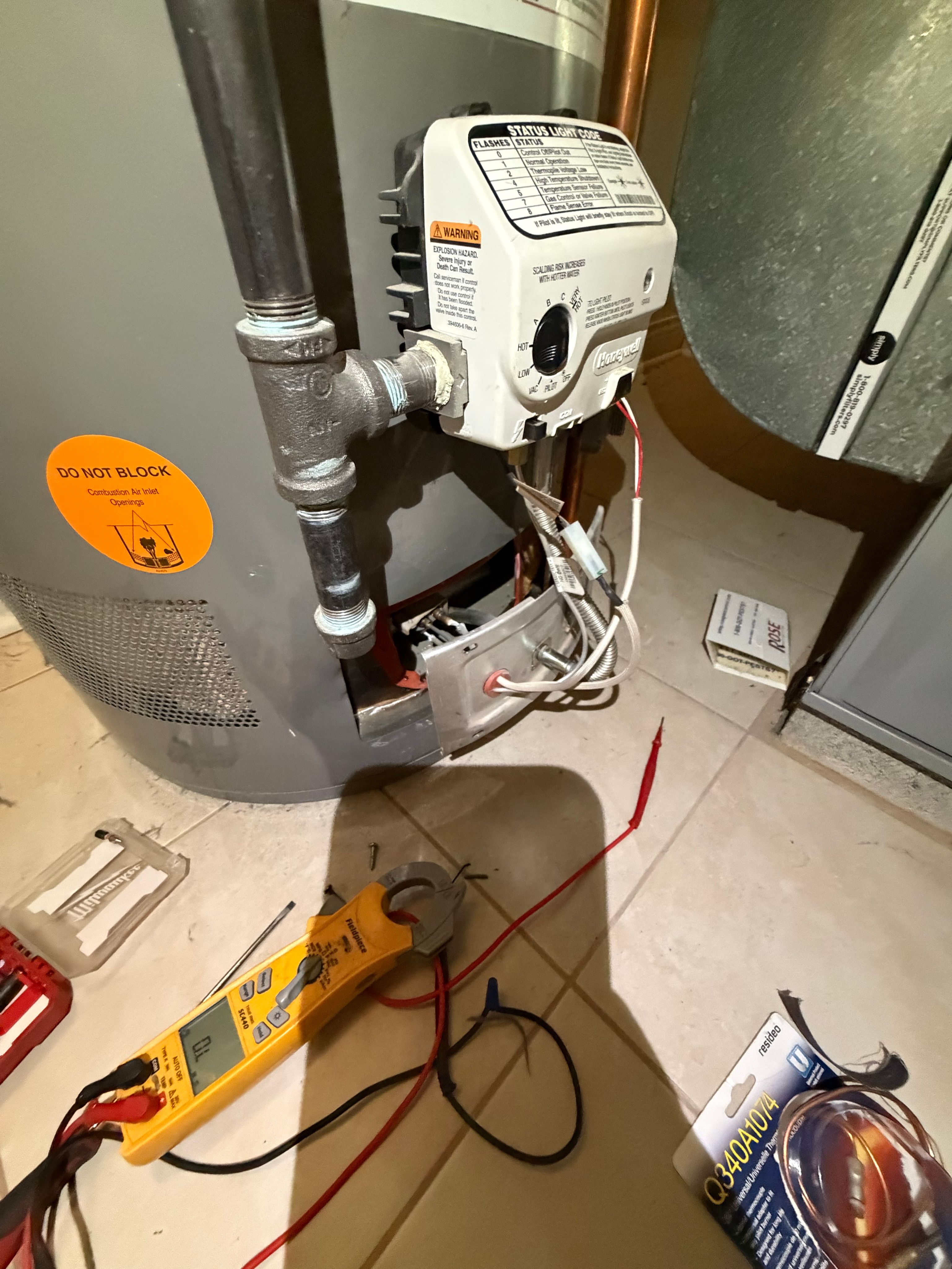A Rheem Water Heater With No Hot Water Fixed With a Thermocouple in Chicago (photo 3)