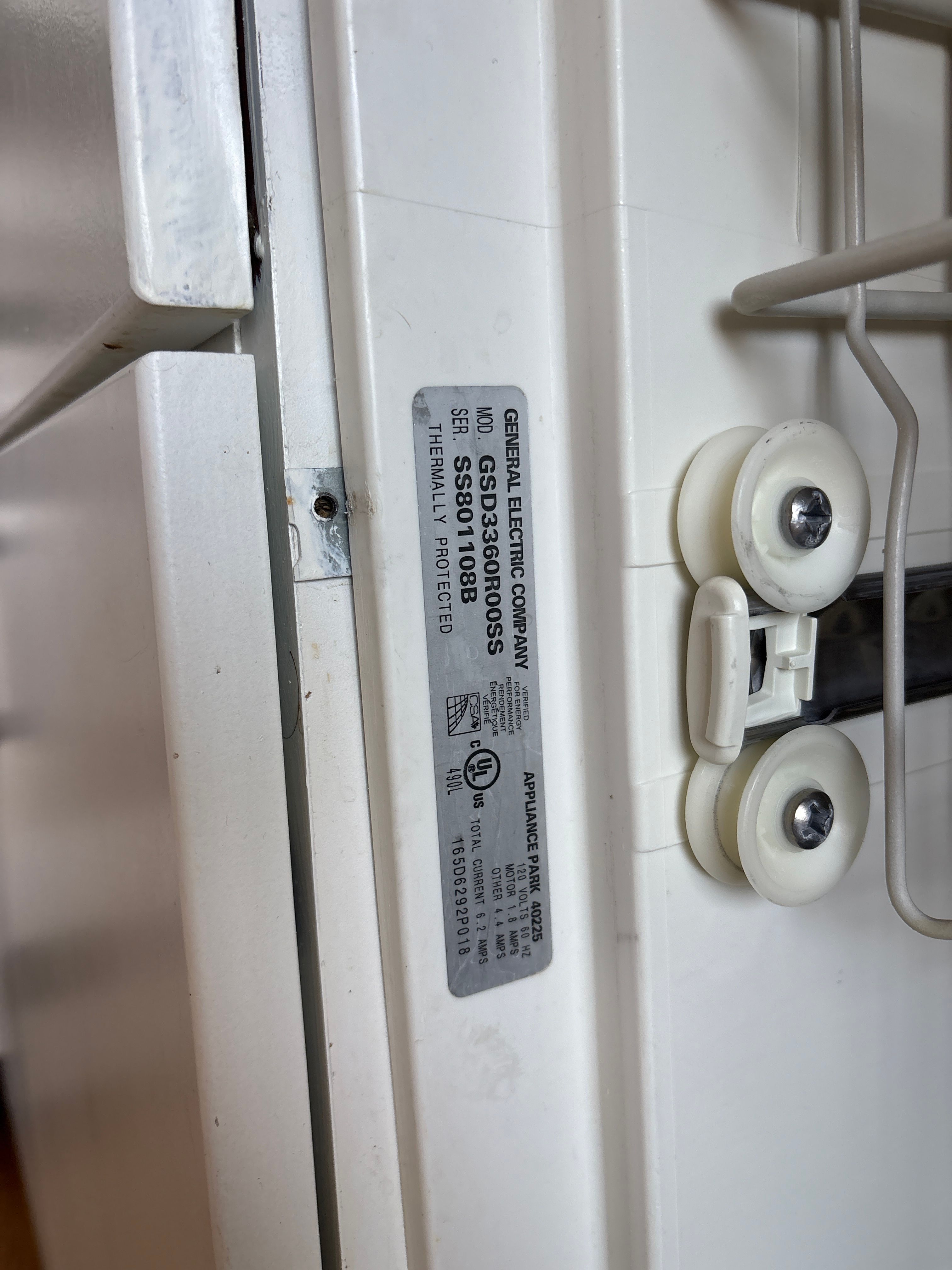 A GE Dishwasher That Filled With Water Even When Off in Chicago (photo 3)
