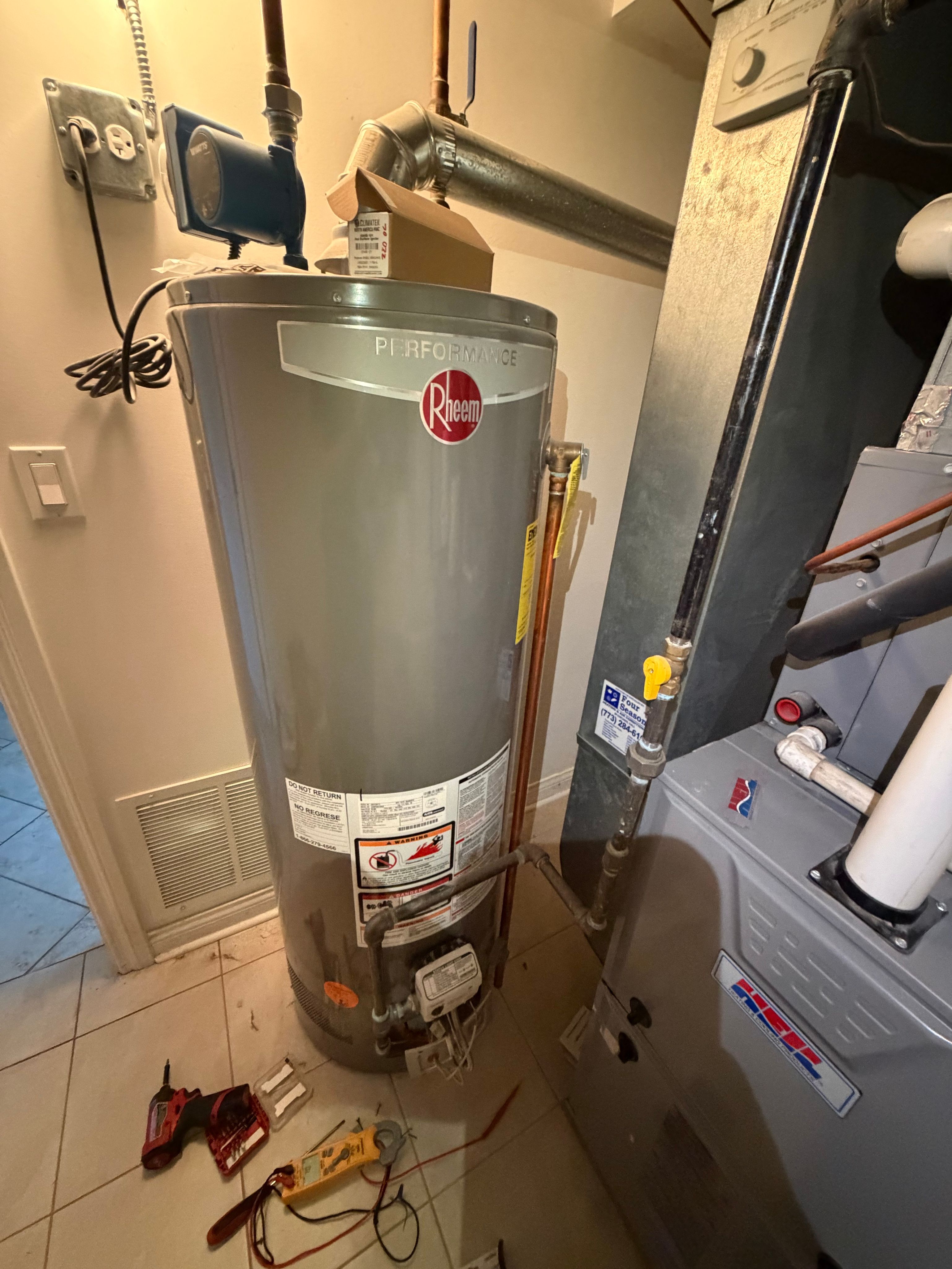 A Rheem Water Heater With No Hot Water Fixed With a Thermocouple in Chicago (photo 2)