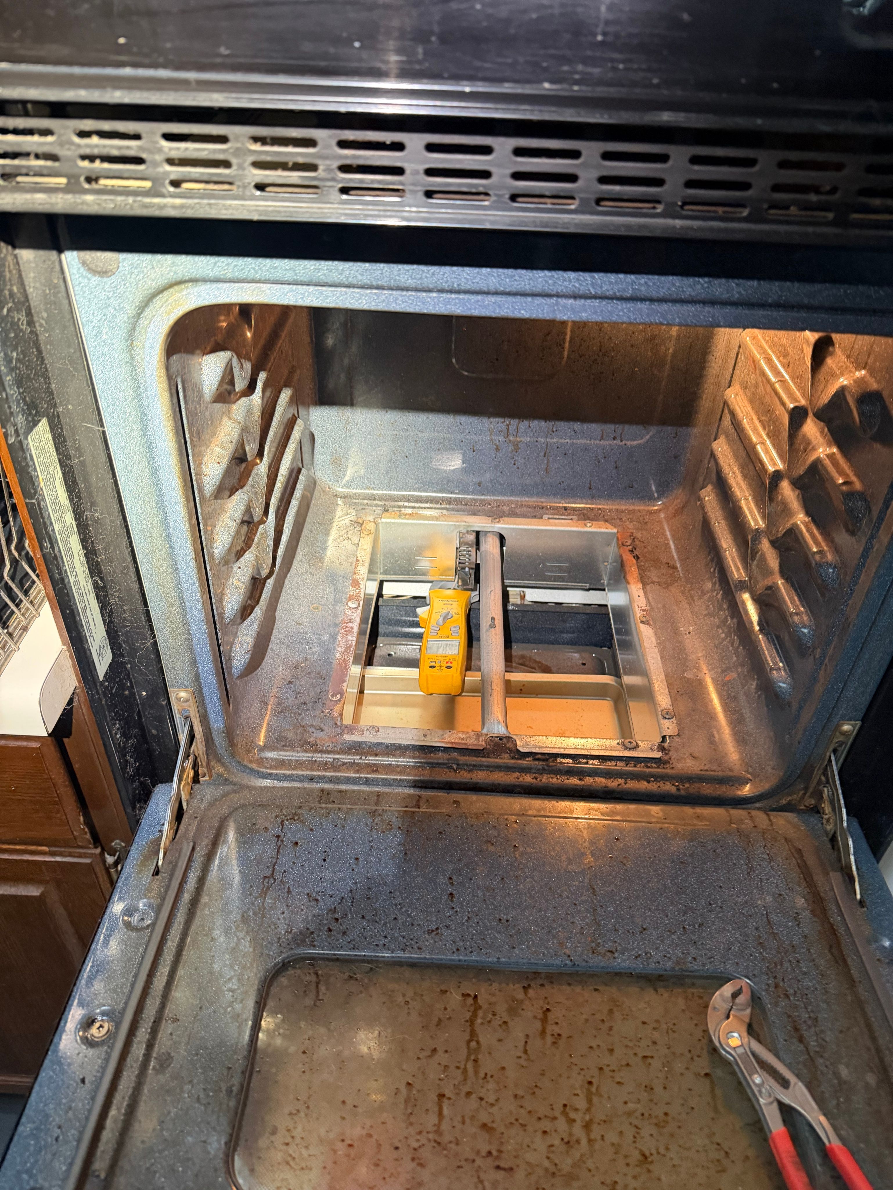 A Gas Oven That Smelled of Gas and Would Not Heat Properly in Downers Grove (photo 2)