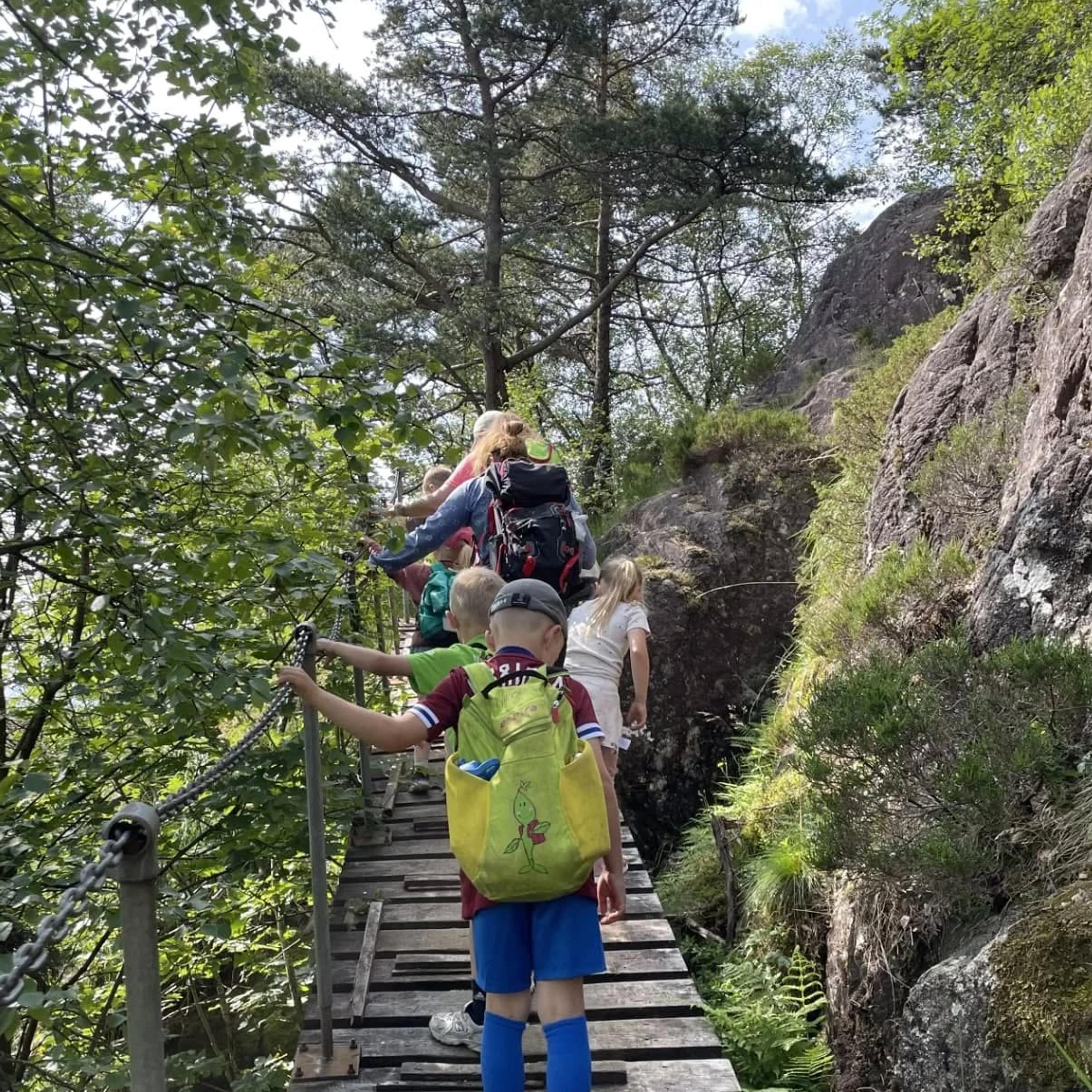 Skulespirene i Espira Moster på tur 