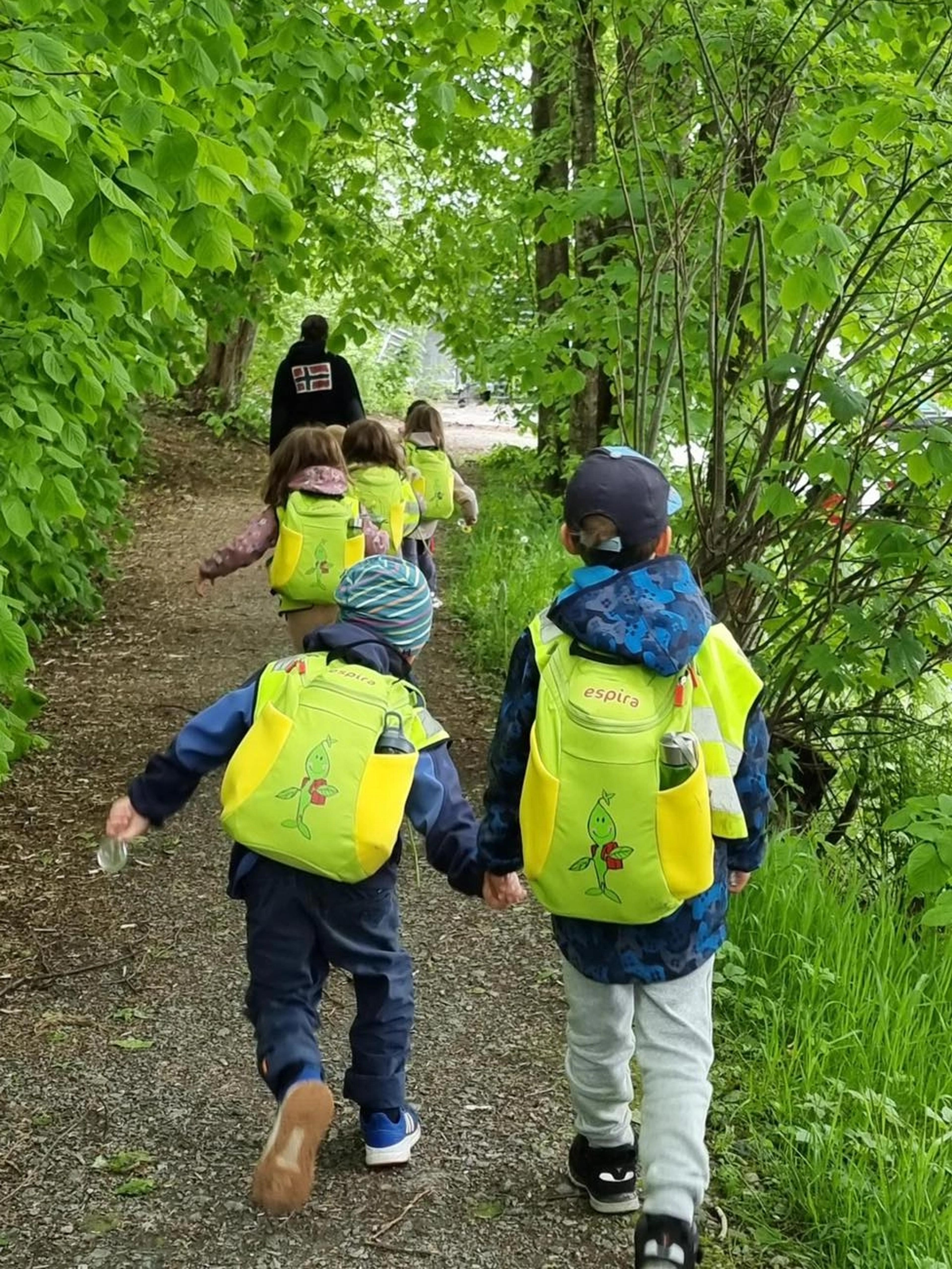 Skolespirer på tur i Espira Grønnestølen