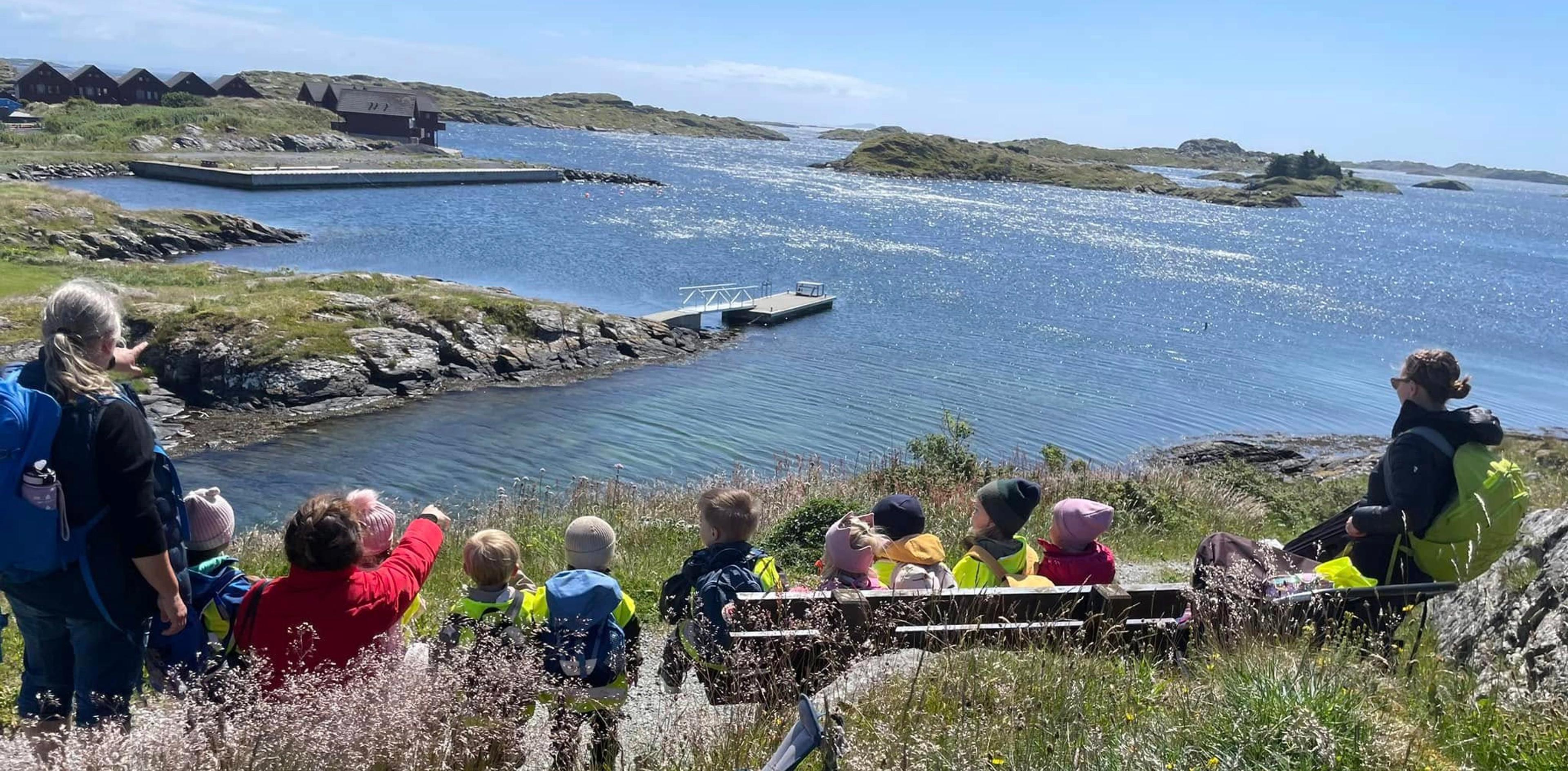 Barn på tur i Espira Scala Tasta