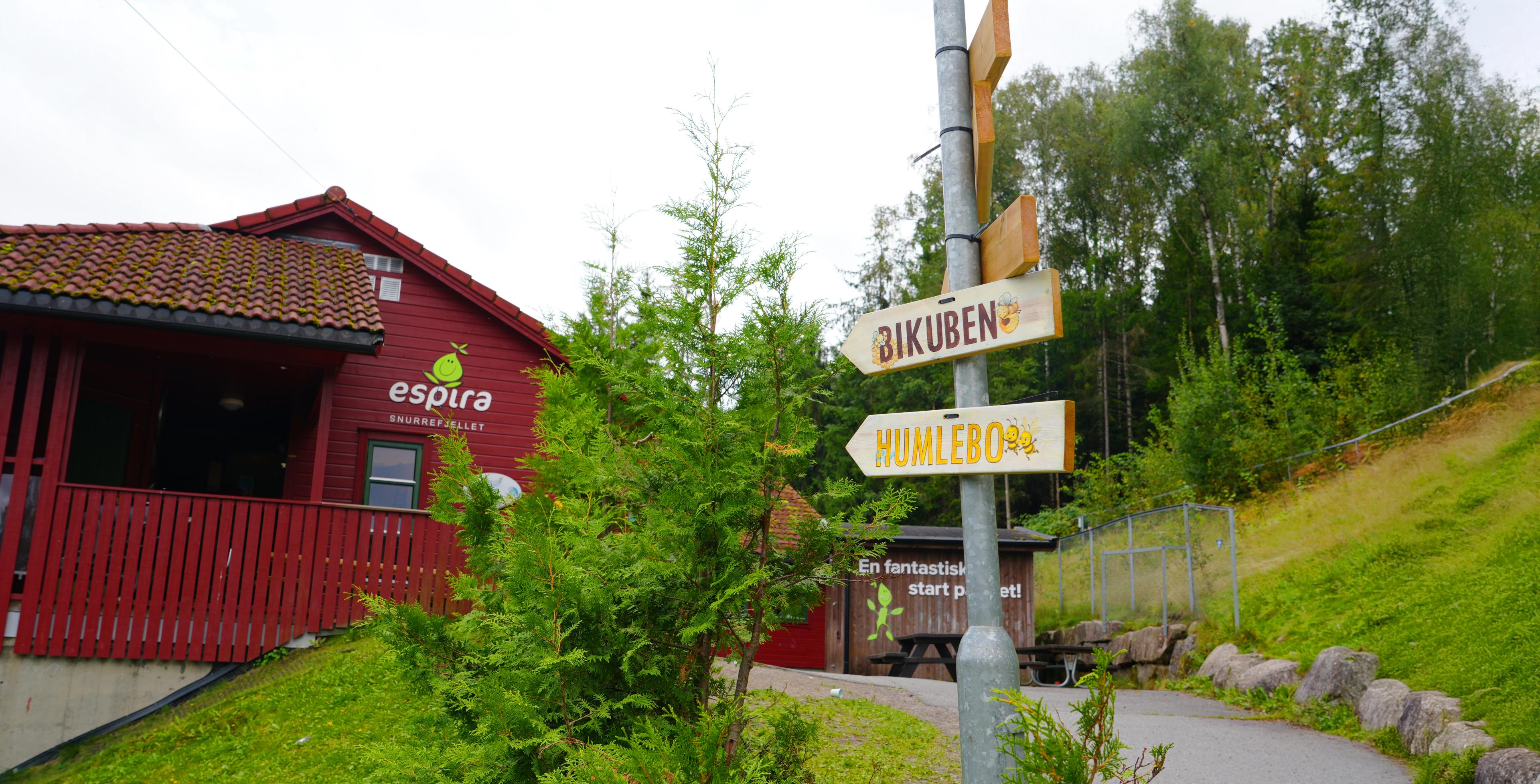 Skilt med avdelingsnavn ved Espira Snurrefjellet barnehage