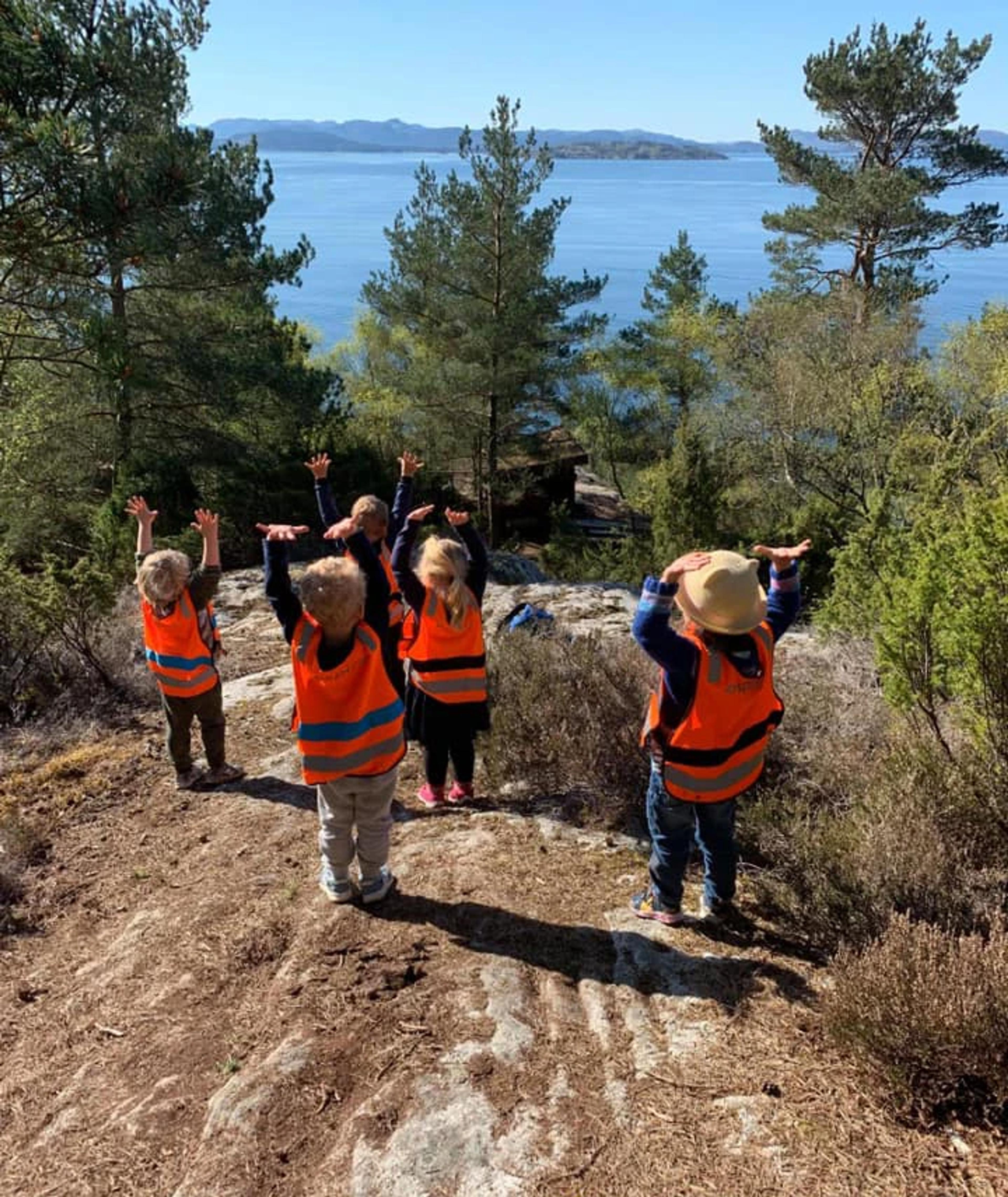 Barn fra Espira Tau på tur